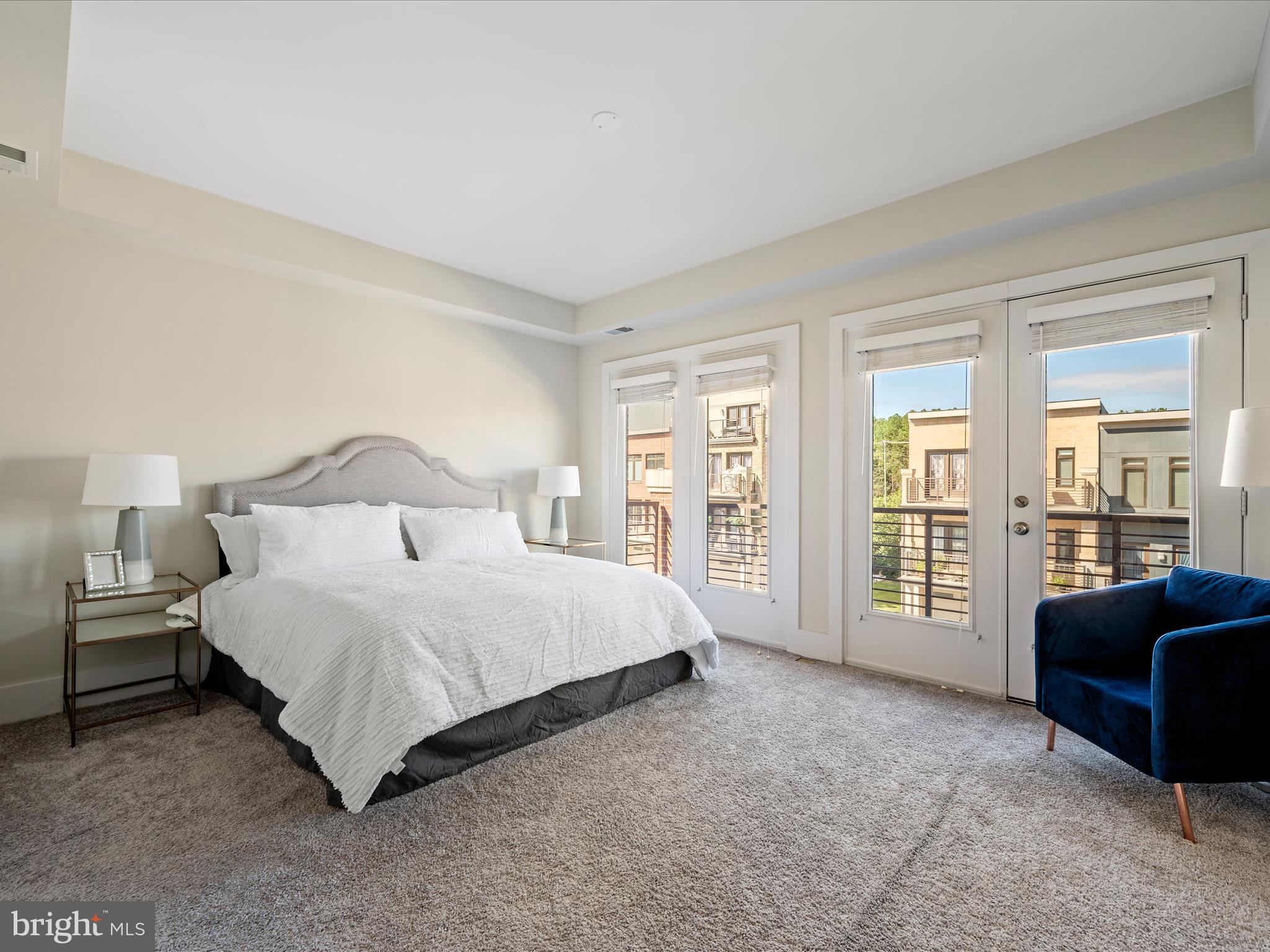 ASHBURN OVERLOOK - Residential