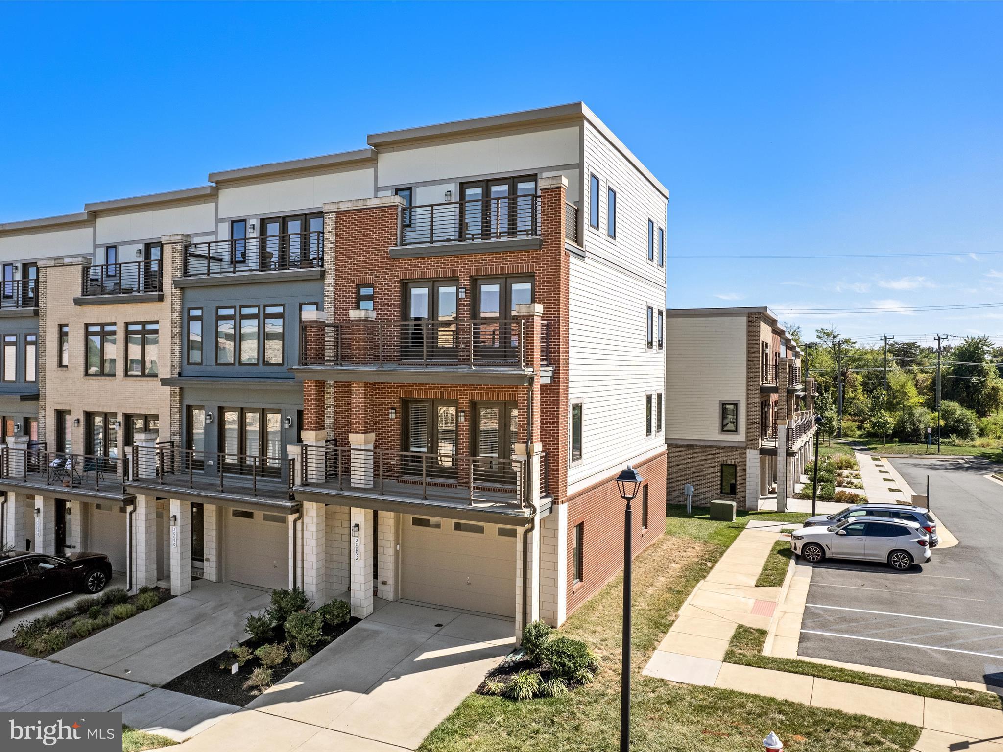ASHBURN OVERLOOK - Residential