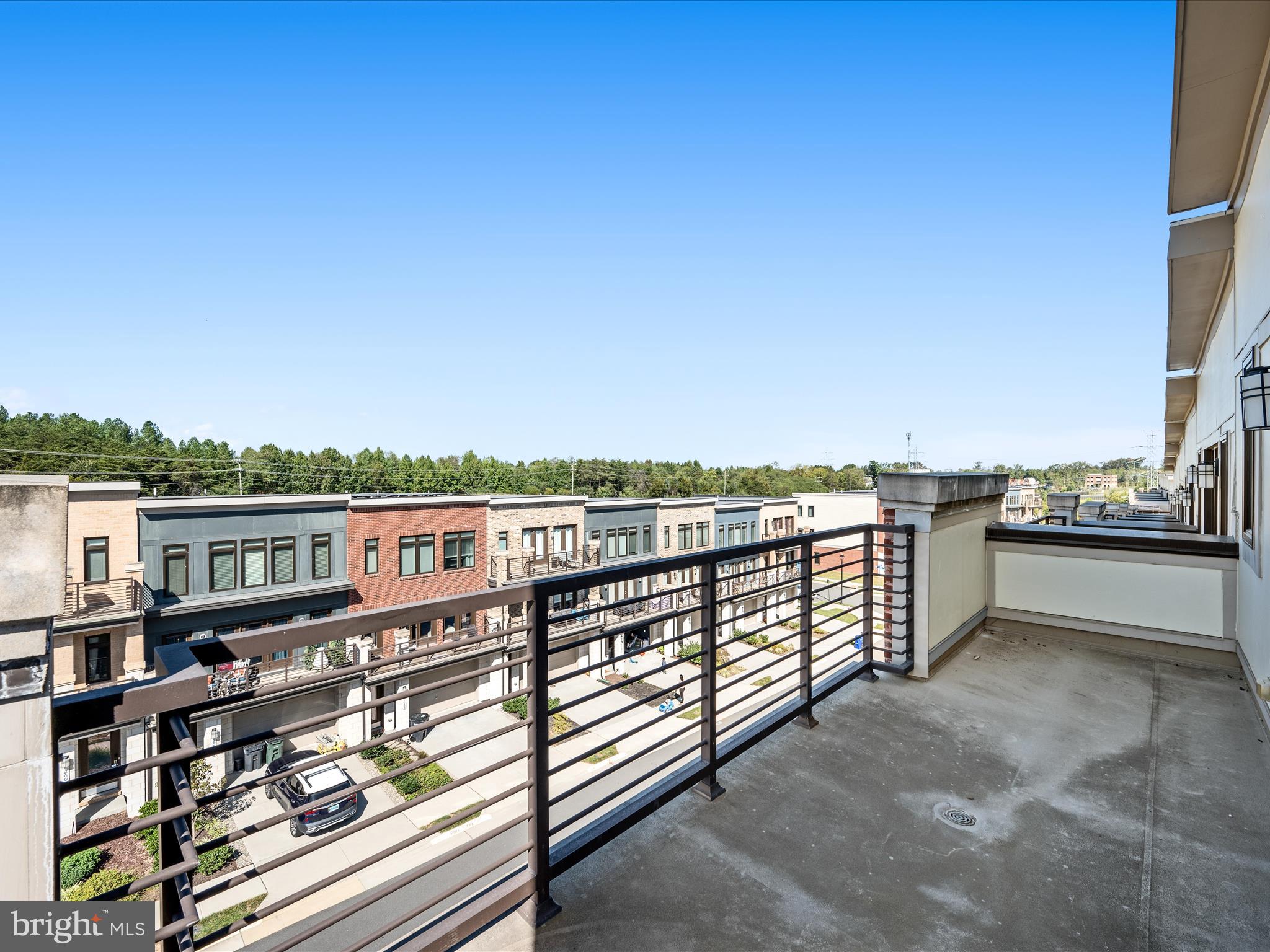 ASHBURN OVERLOOK - Residential