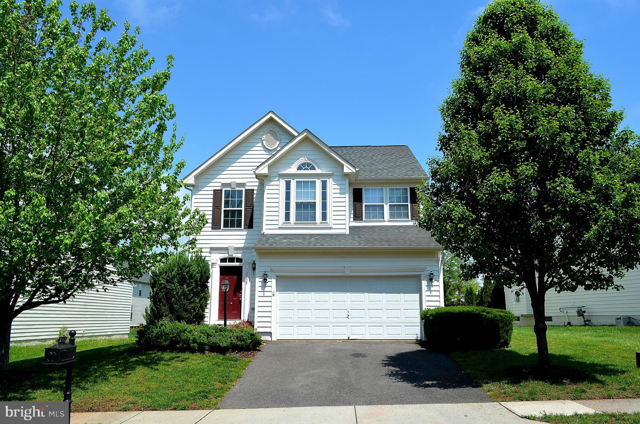 THREE FLAGS - Residential