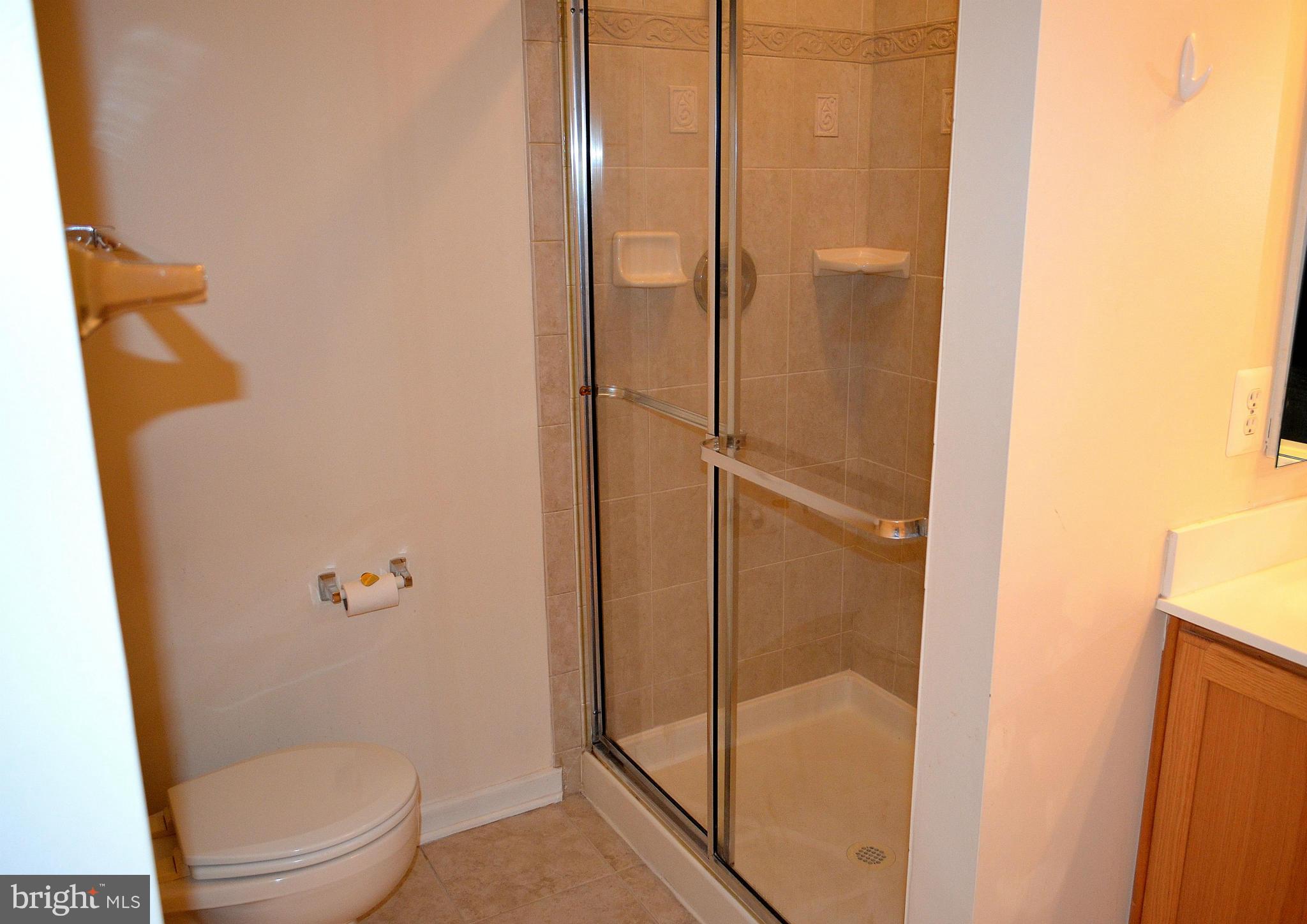 THREE FLAGS - Residential