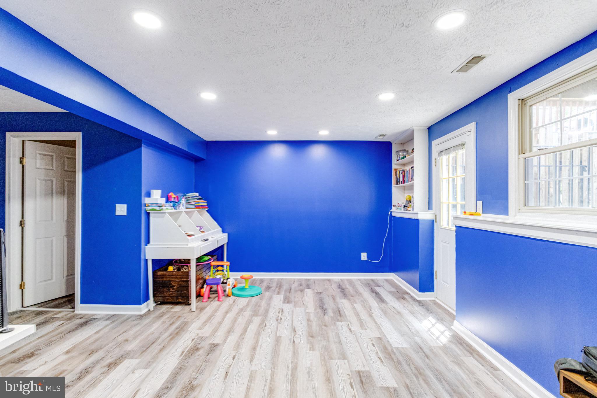 CHESTNUT HILL COVE - Residential