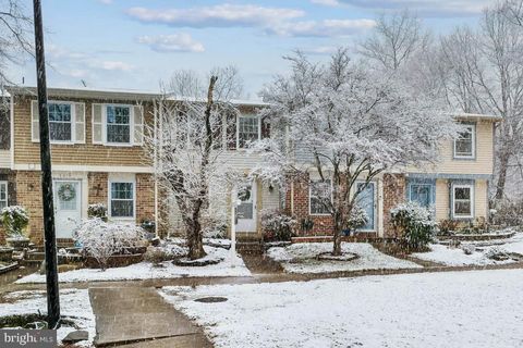 8621 KENOSHA COURT LORTON VA 22079