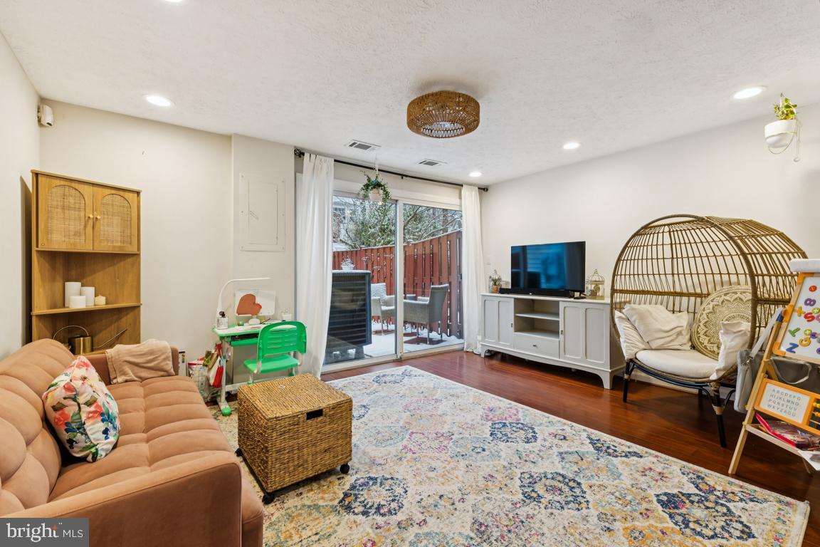 NEWINGTON HEIGHTS - Residential