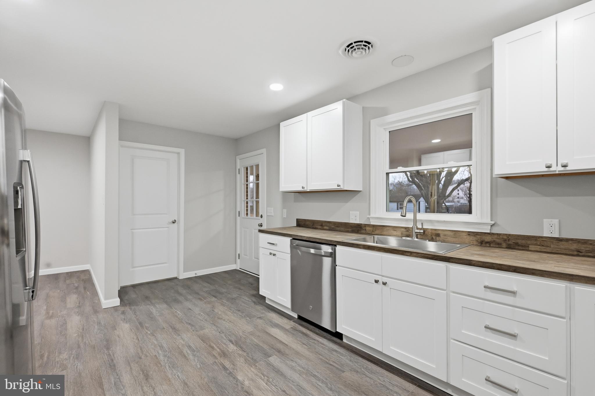 9121 MIDDLEFORD ROAD