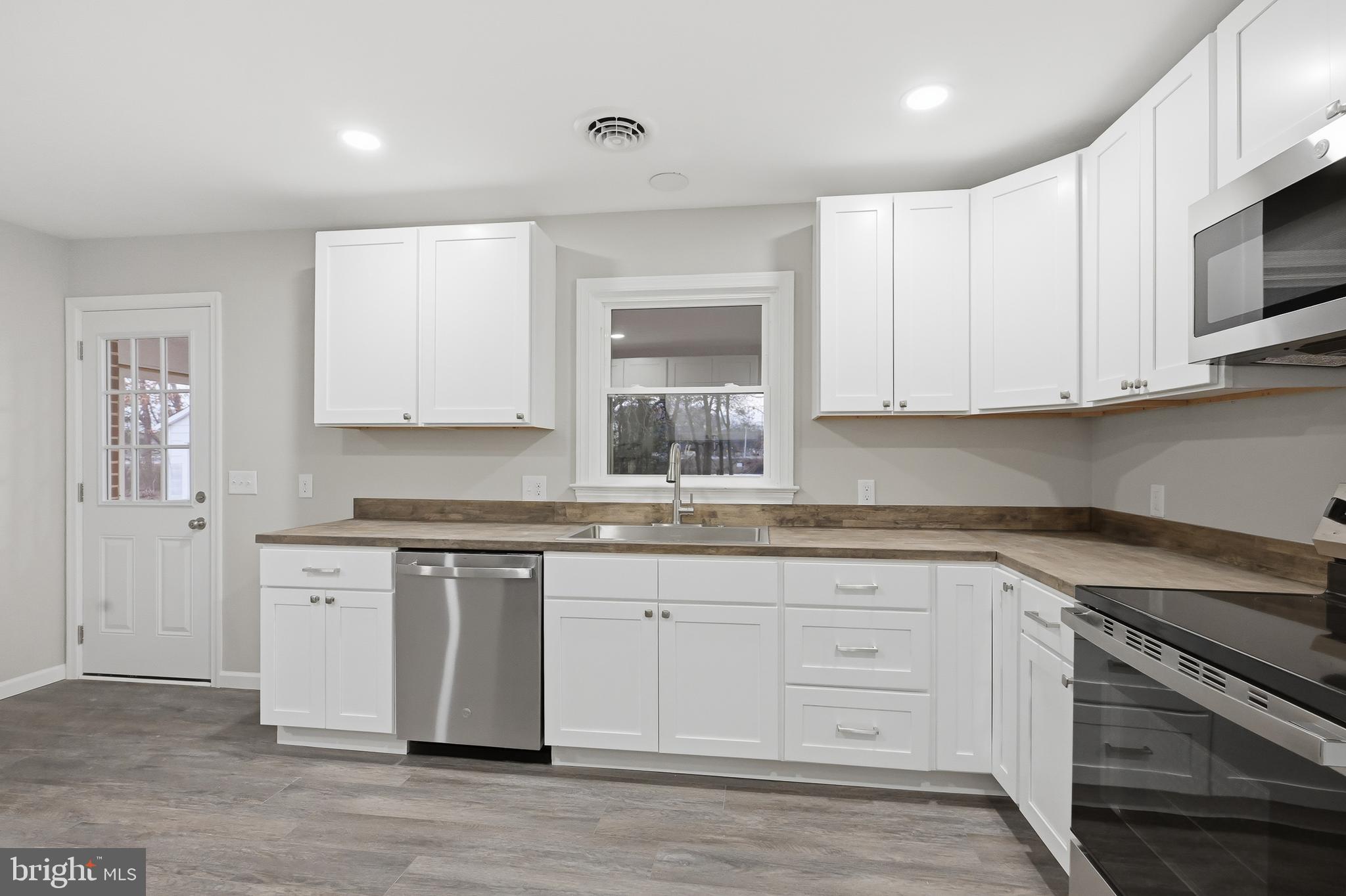 9121 MIDDLEFORD ROAD