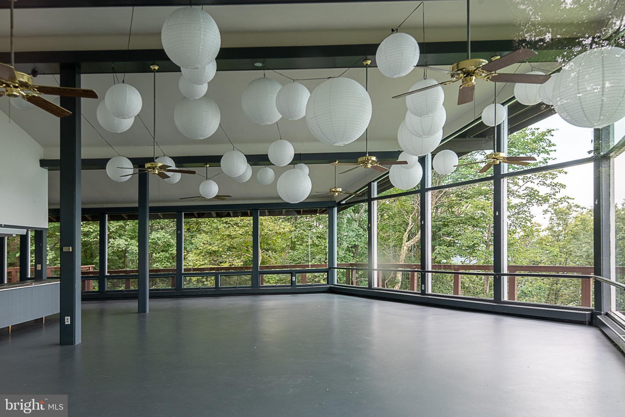 BLUE MOUNTAIN - Residential