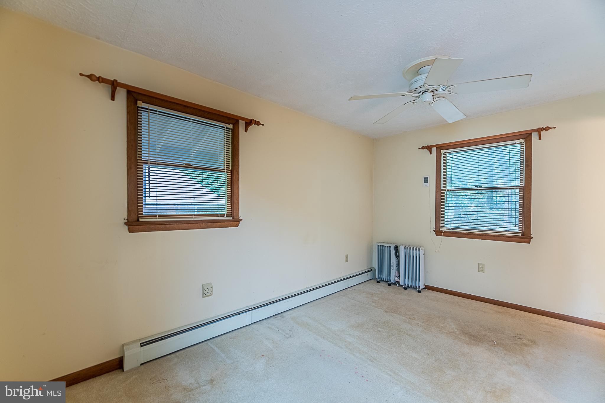 BLUE MOUNTAIN - Residential