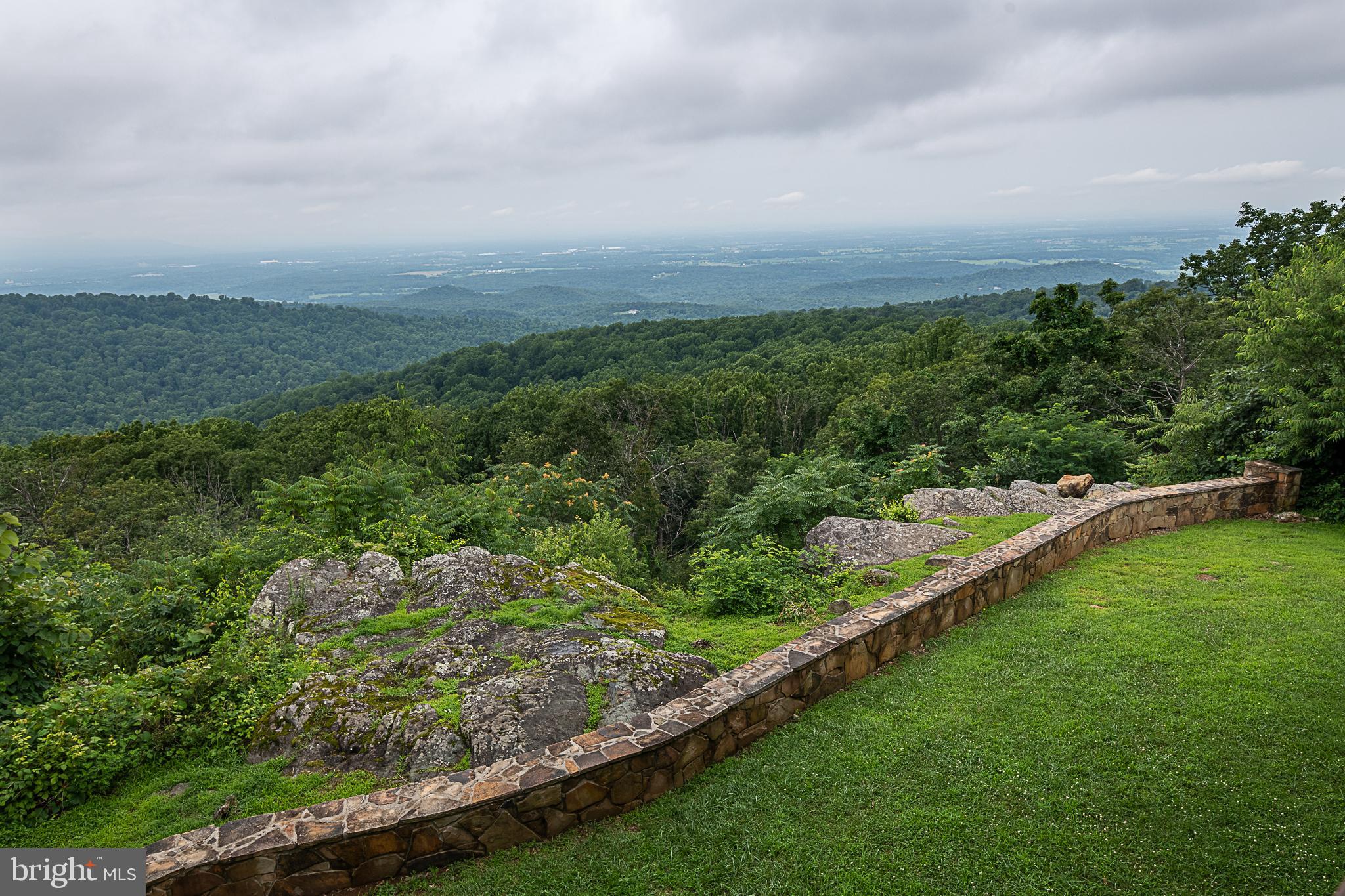 BLUE MOUNTAIN - Residential