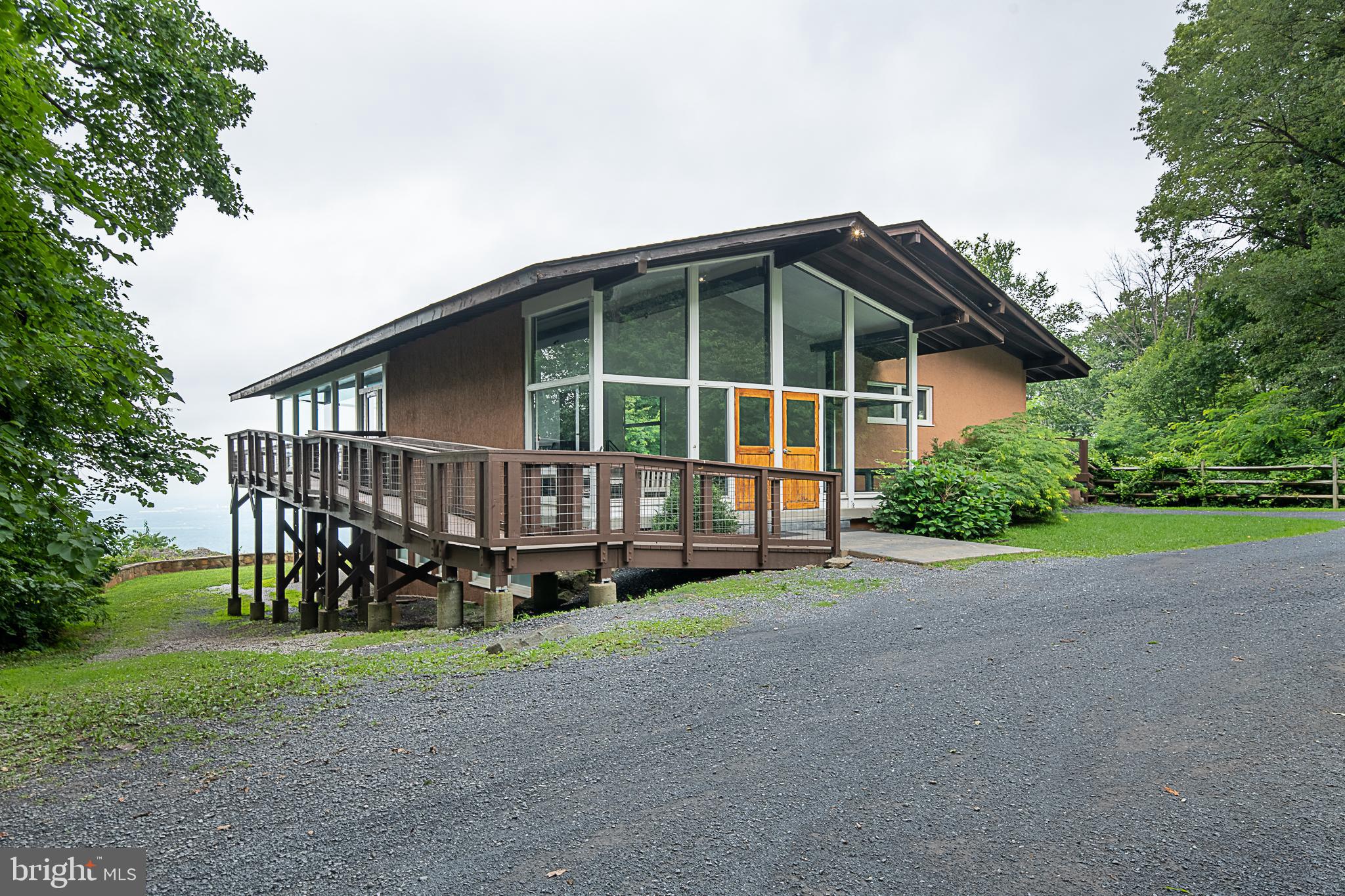 BLUE MOUNTAIN - Residential