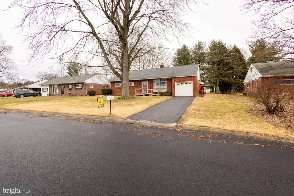 Photo of 55 PILGRIM DR, LANCASTER, PA 17603 (MLS # PALA2029448)