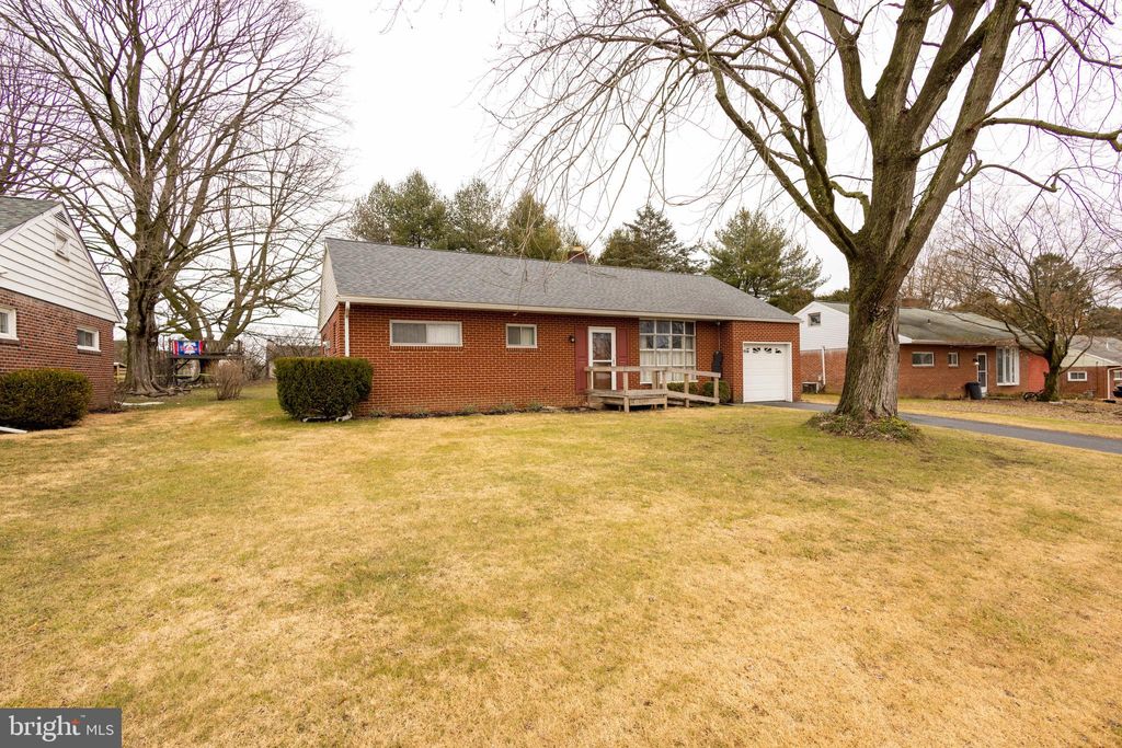 Photo of 55 PILGRIM DR, LANCASTER, PA 17603 (MLS # PALA2029448)