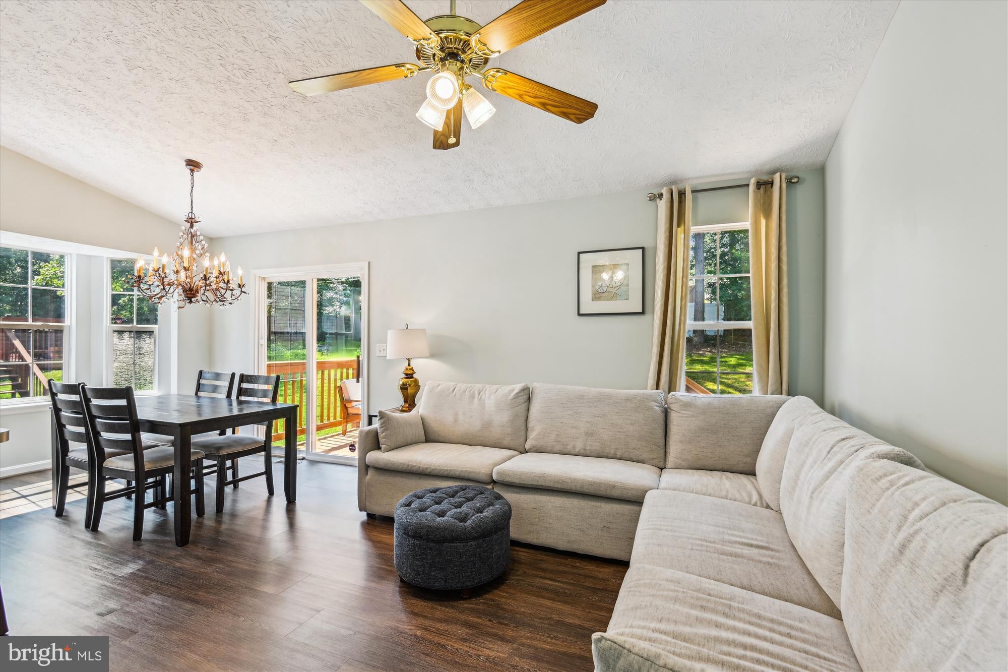 ASHTON - Residential