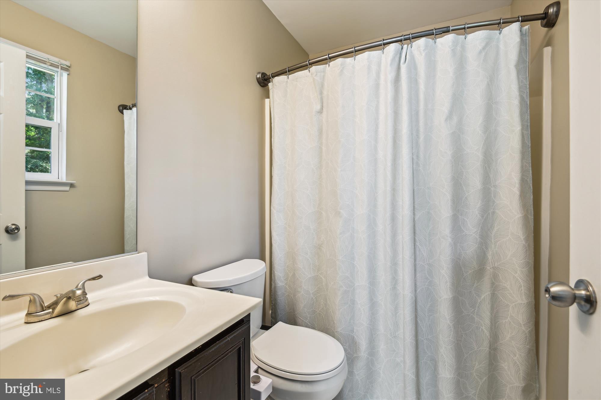 ASHTON - Residential