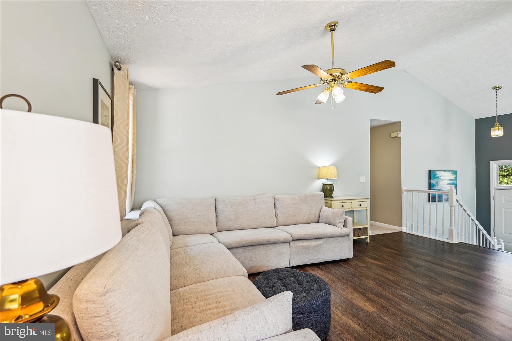 ASHTON - Residential