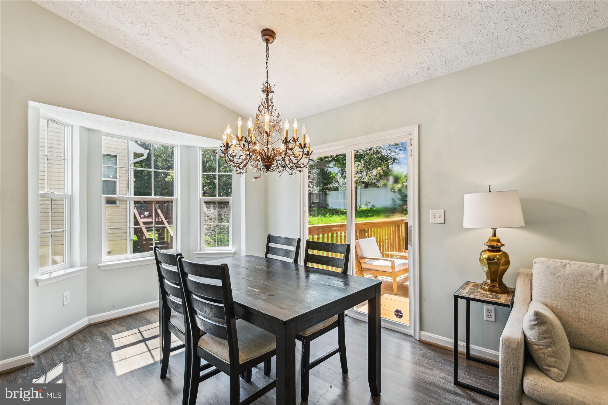 ASHTON - Residential