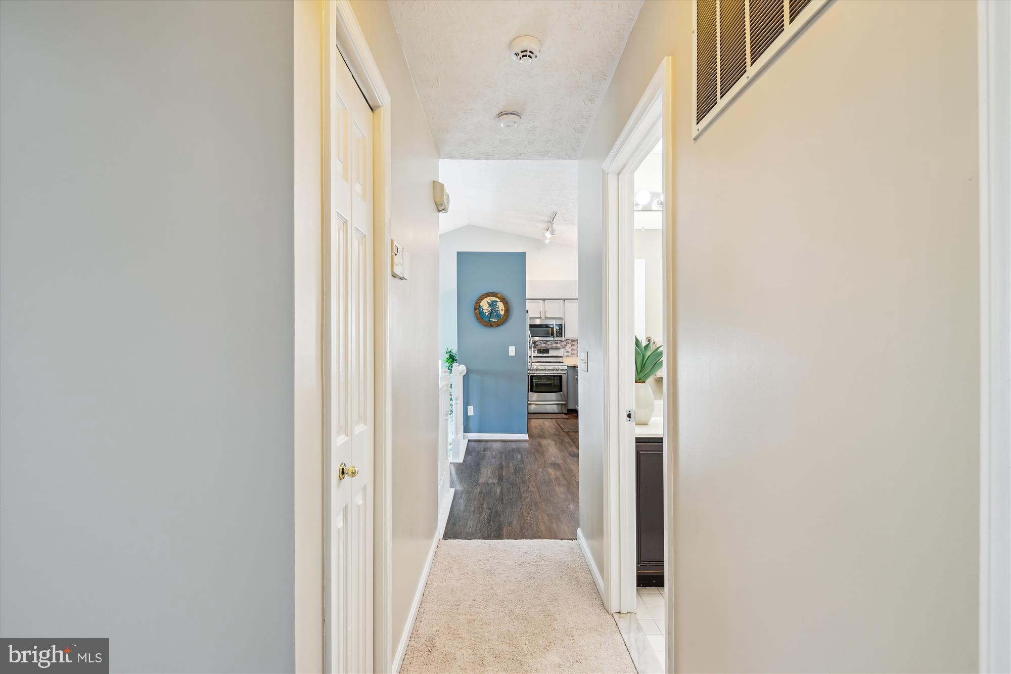 ASHTON - Residential