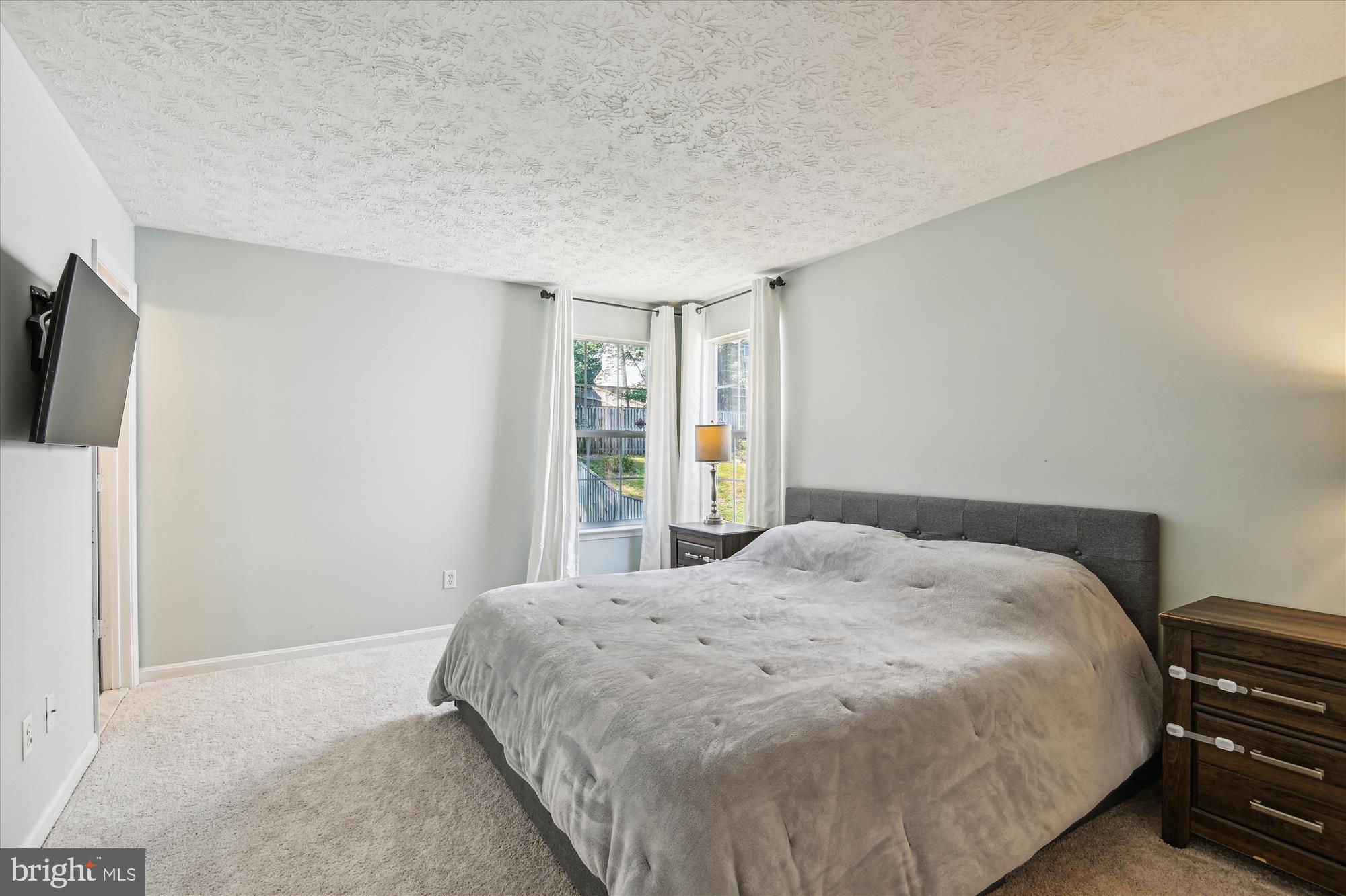 ASHTON - Residential