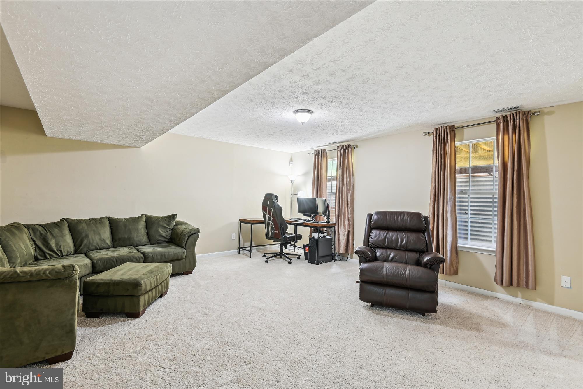 ASHTON - Residential