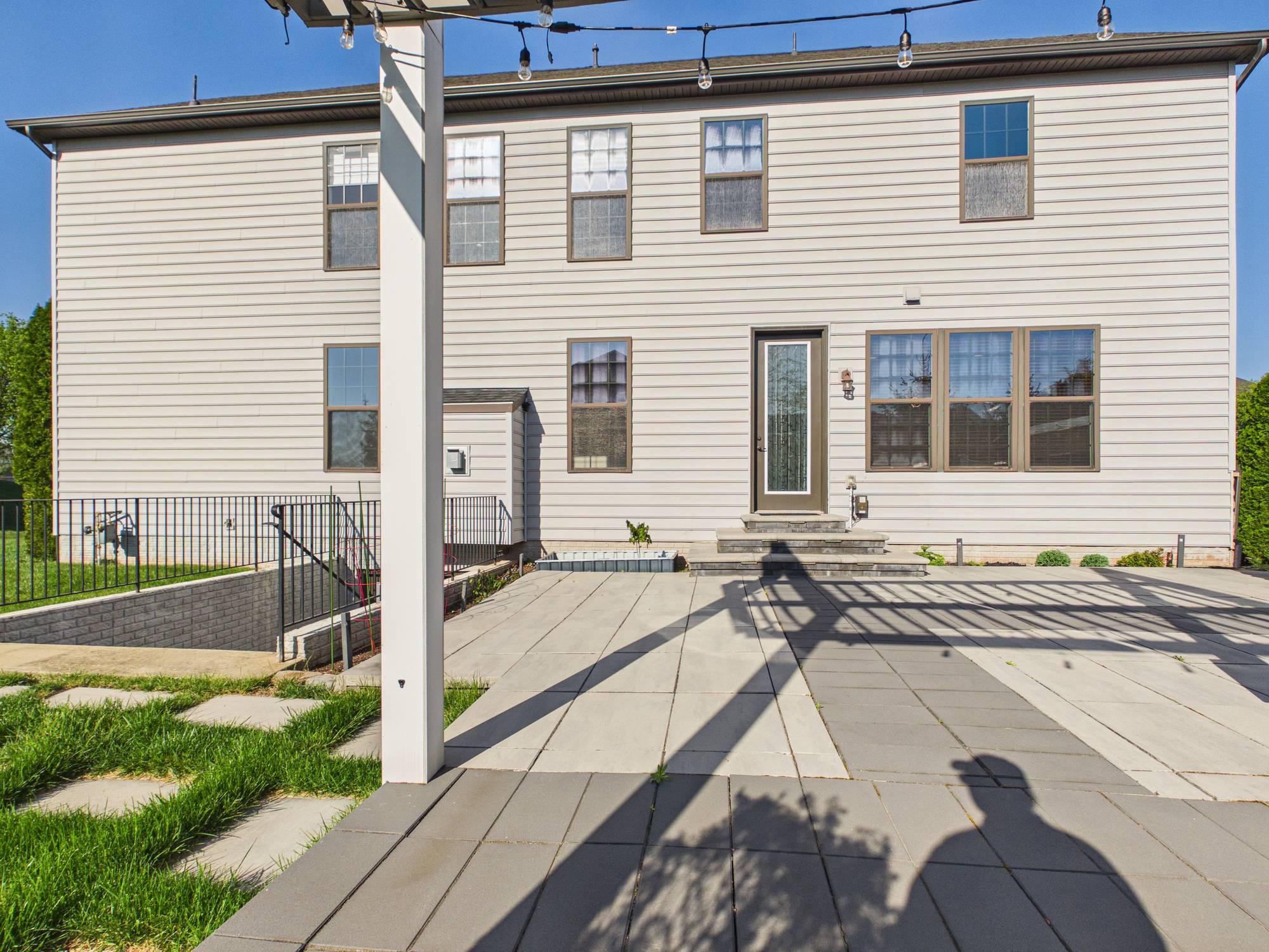 42106 BARRYMOORE PLACE