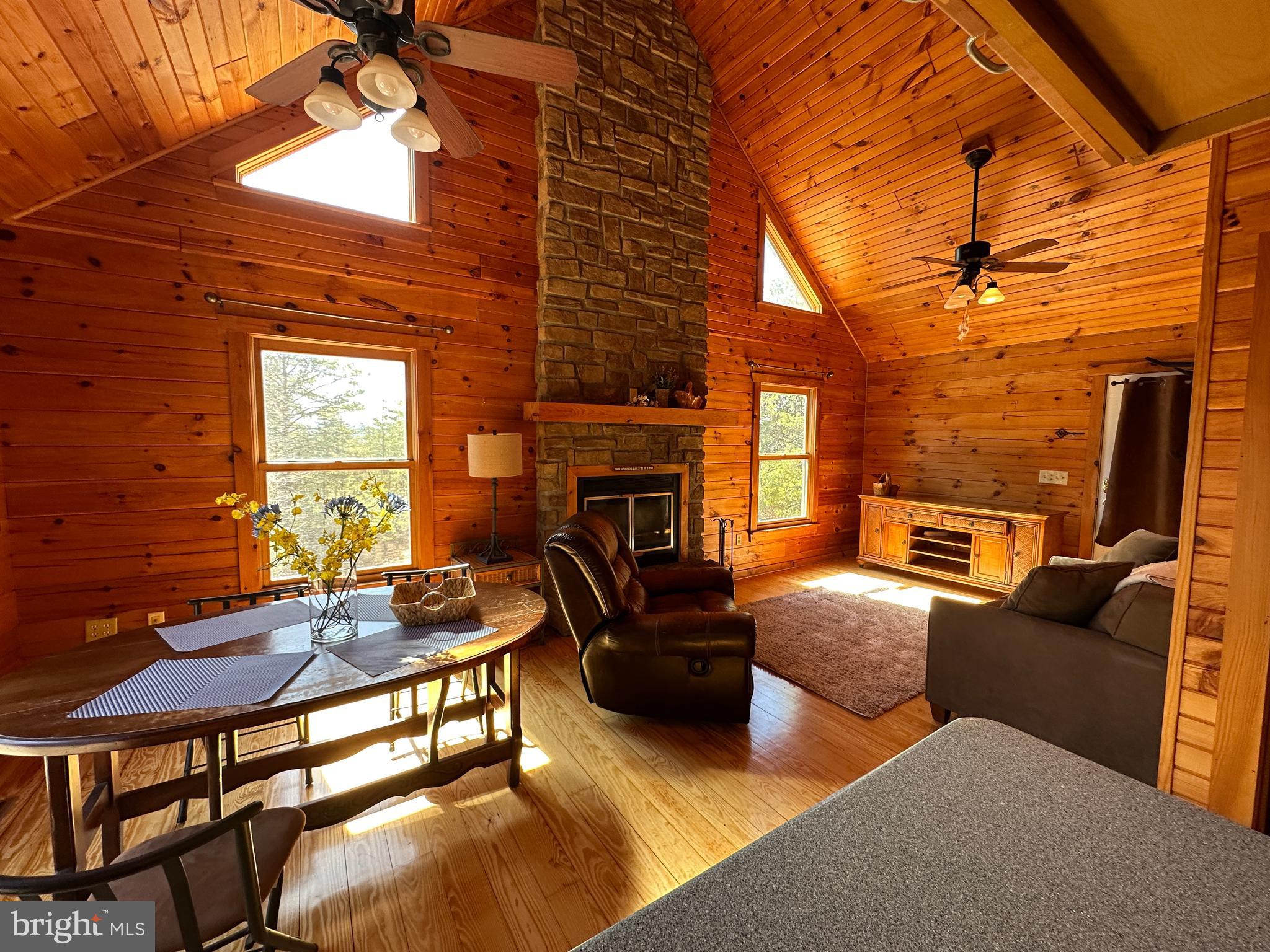 RIVER RIDGE - Residential