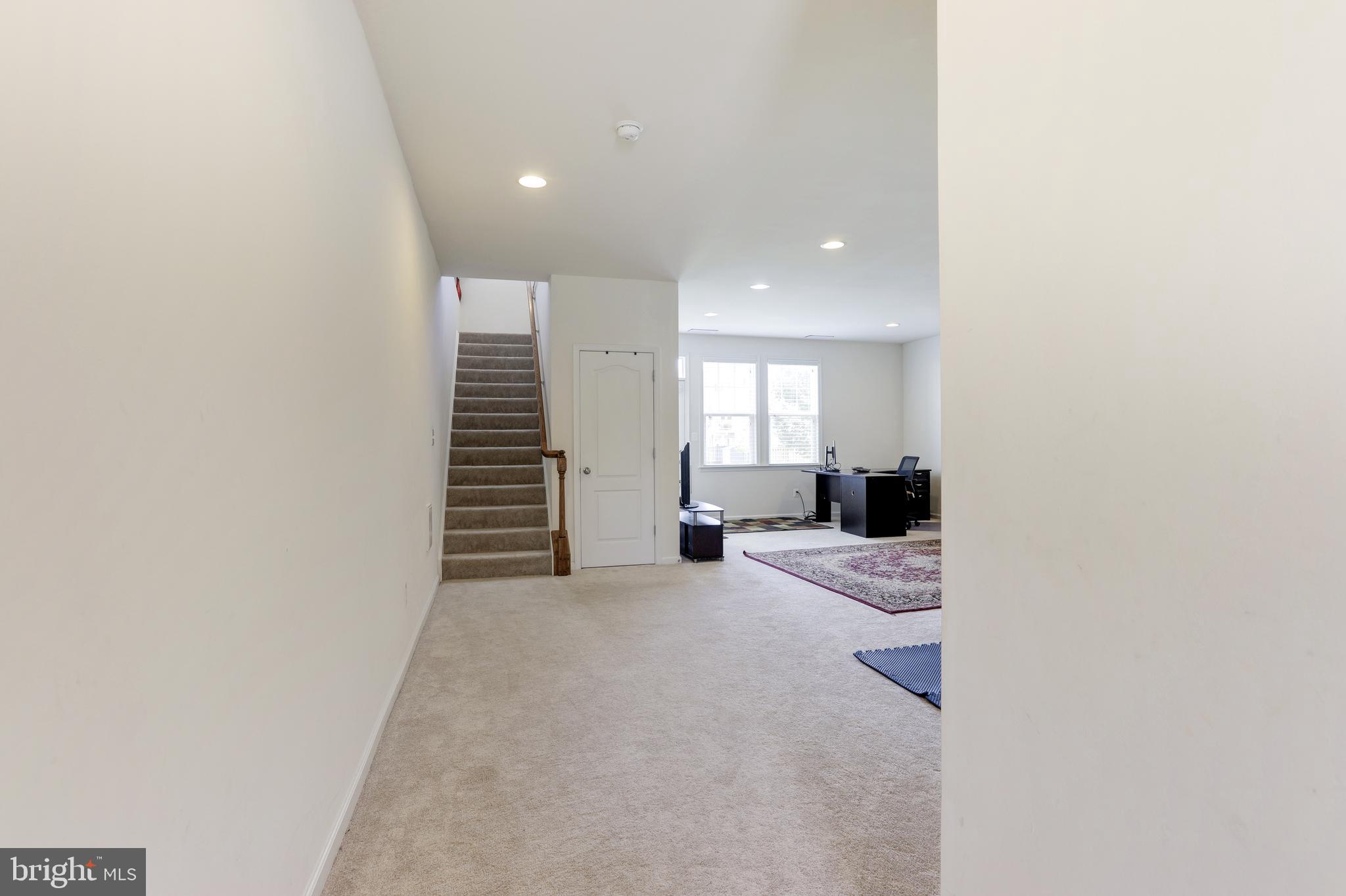 STONE RIDGE LAND BAY 3 - Residential Lease