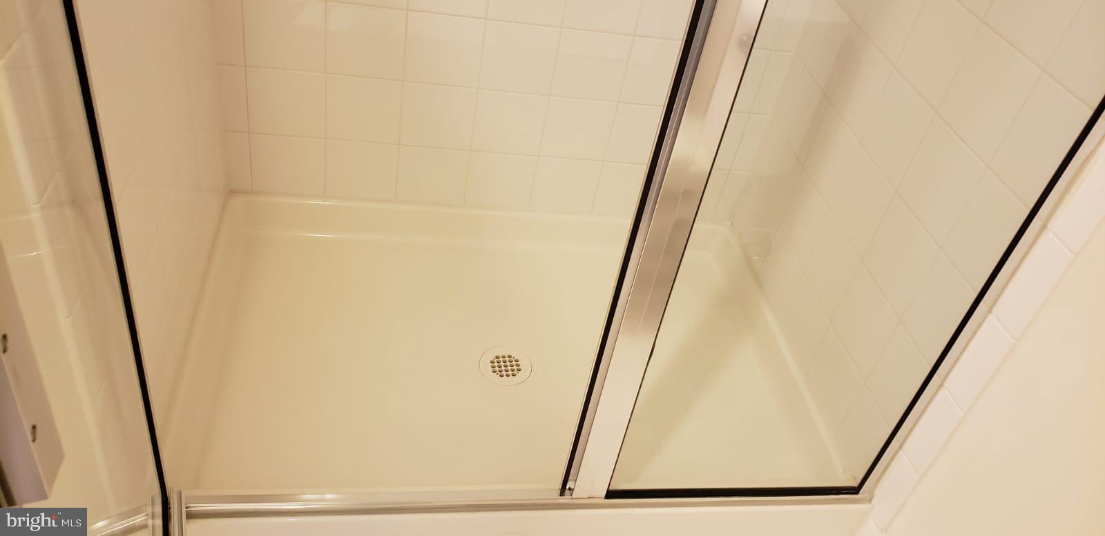 STONE RIDGE LAND BAY 3 - Residential Lease