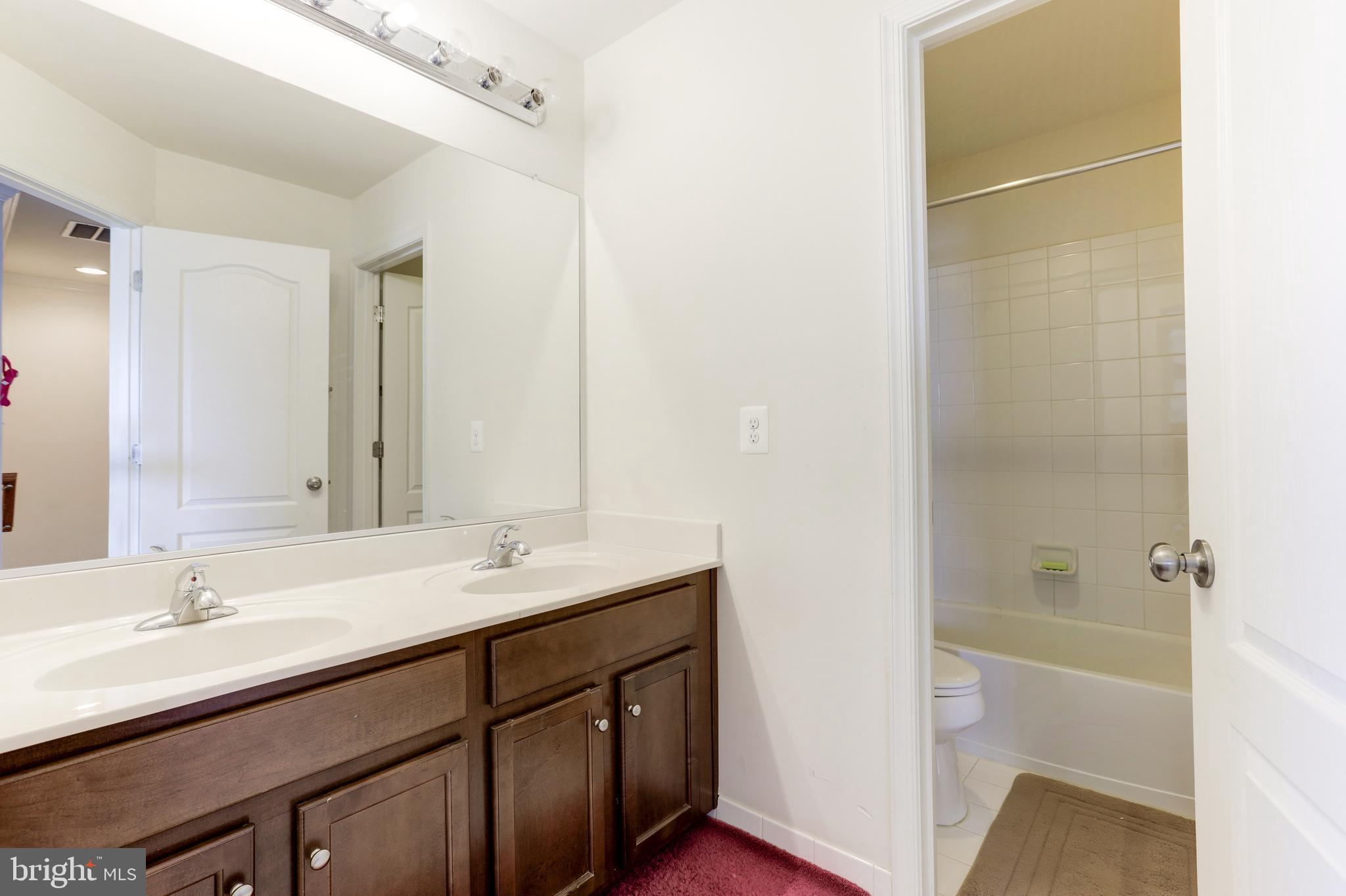 STONE RIDGE LAND BAY 3 - Residential Lease