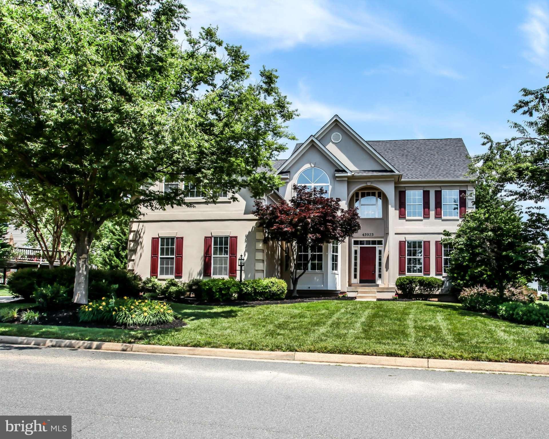 ASHBURN VILLAGE - Residential