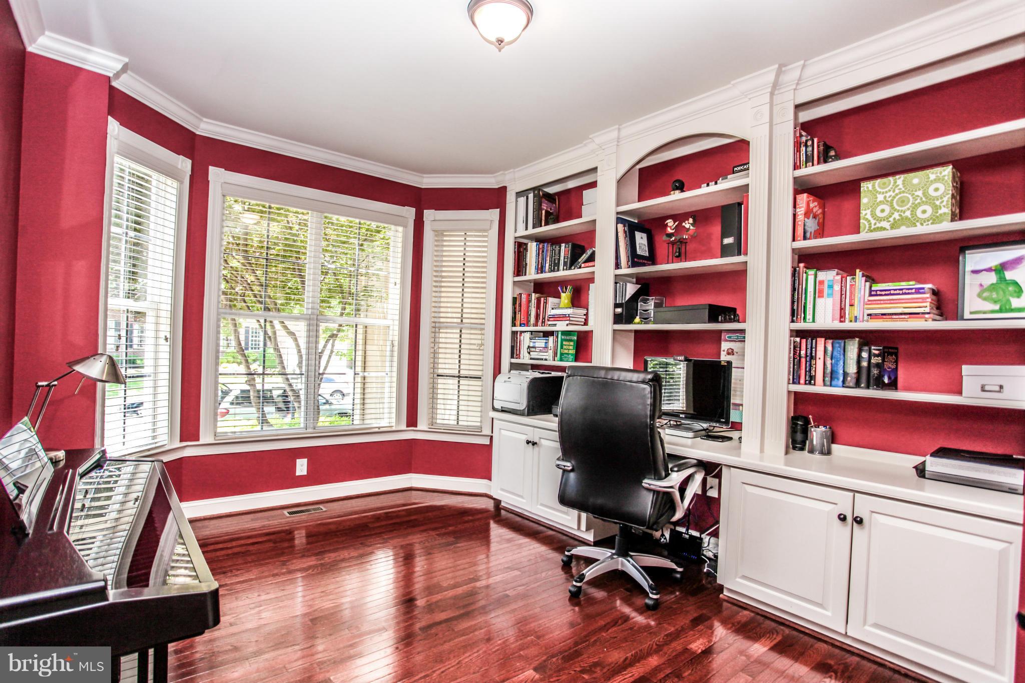 ASHBURN VILLAGE - Residential