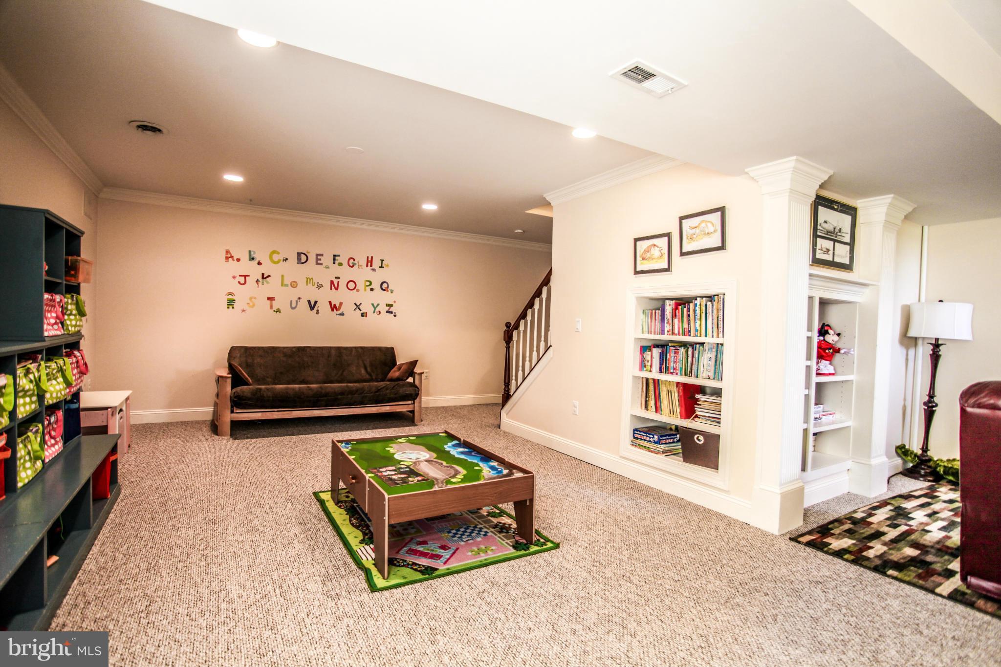 ASHBURN VILLAGE - Residential