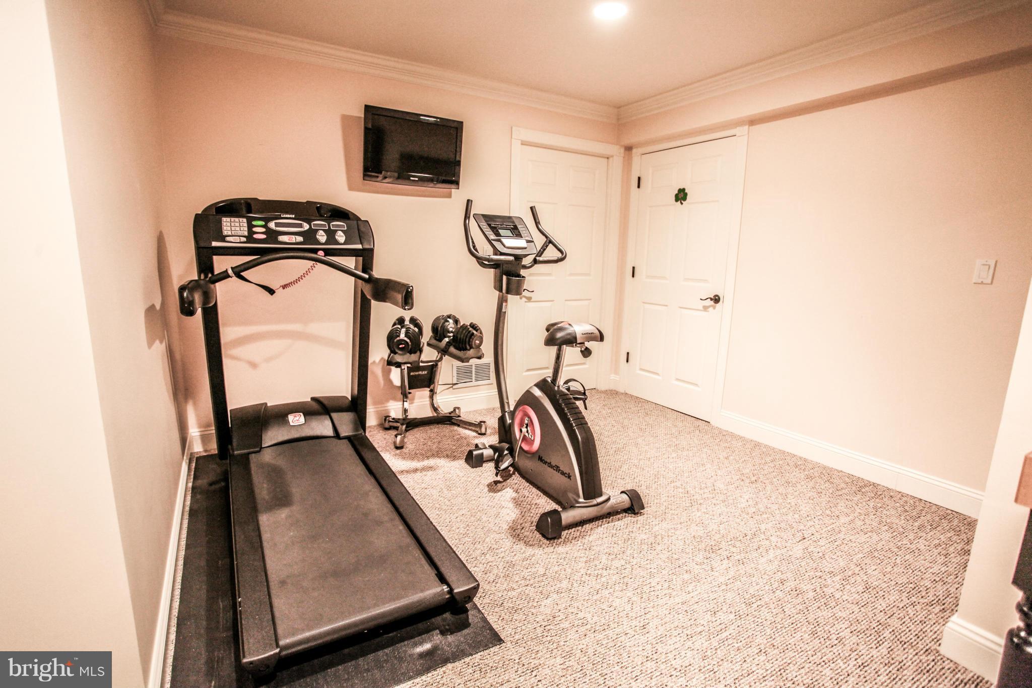 ASHBURN VILLAGE - Residential