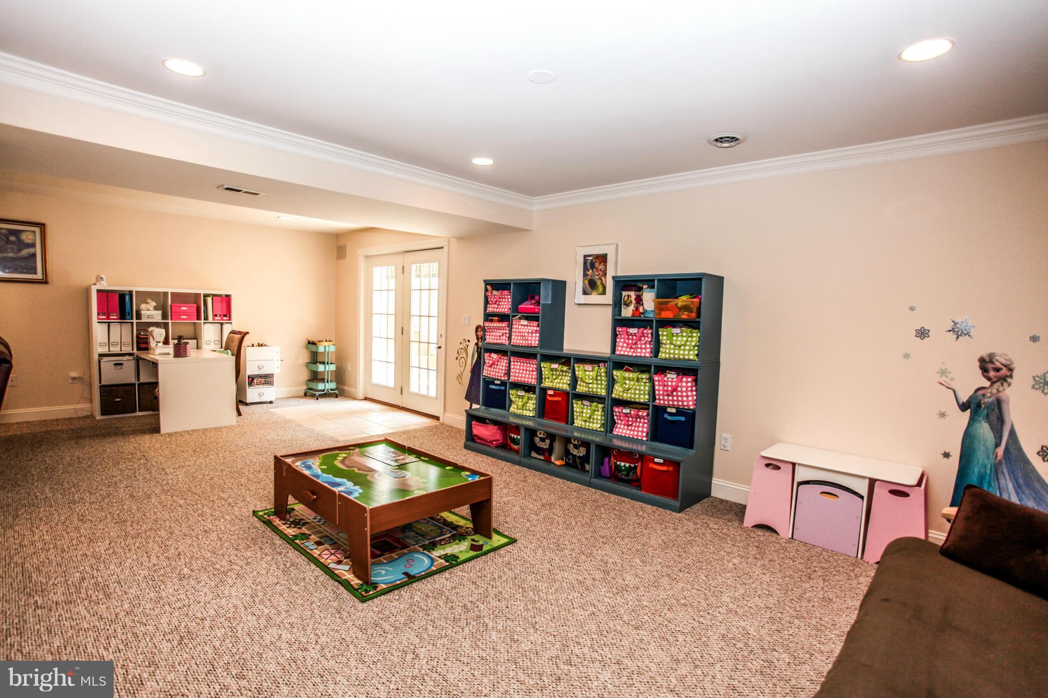 ASHBURN VILLAGE - Residential