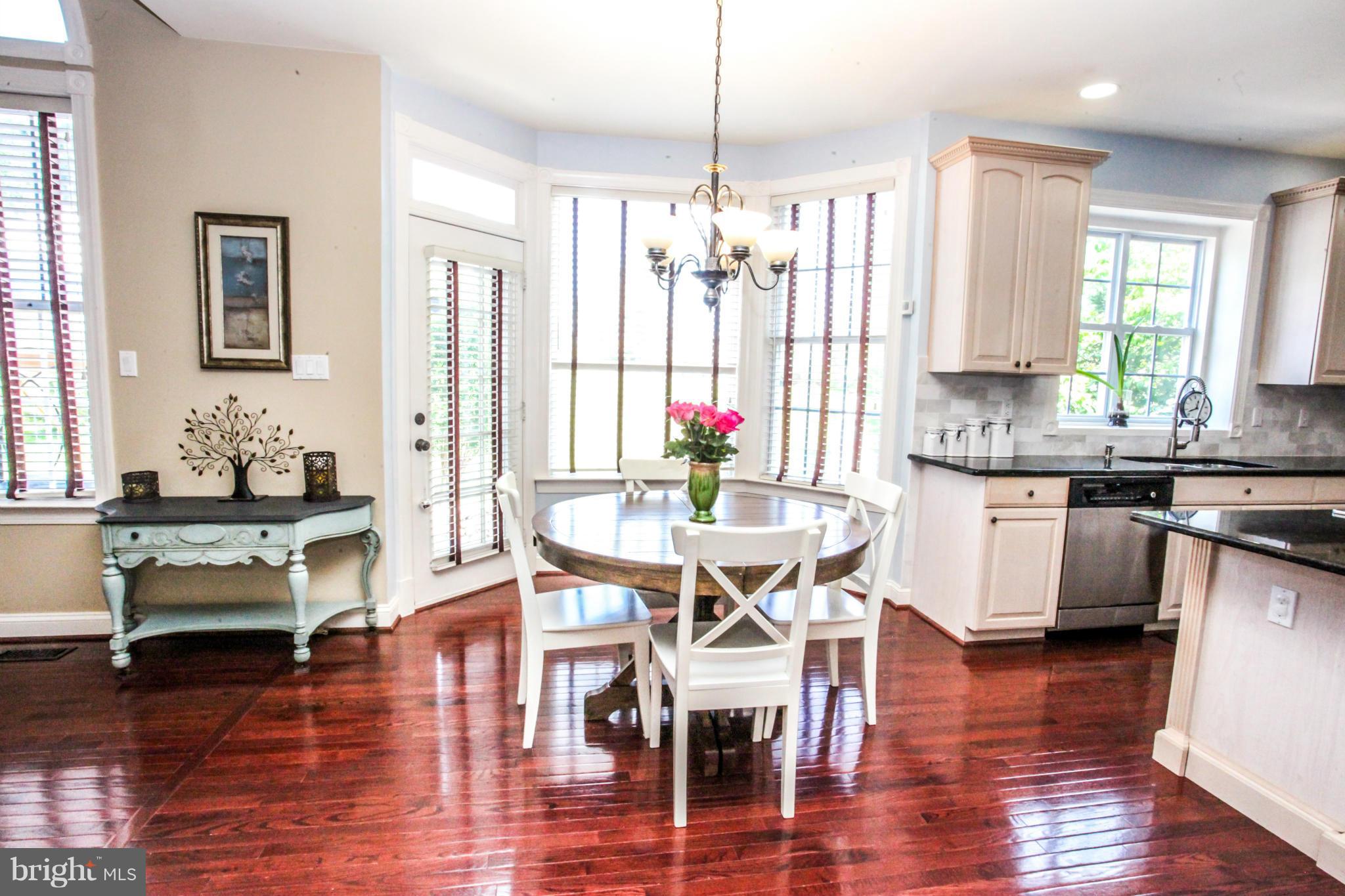 ASHBURN VILLAGE - Residential