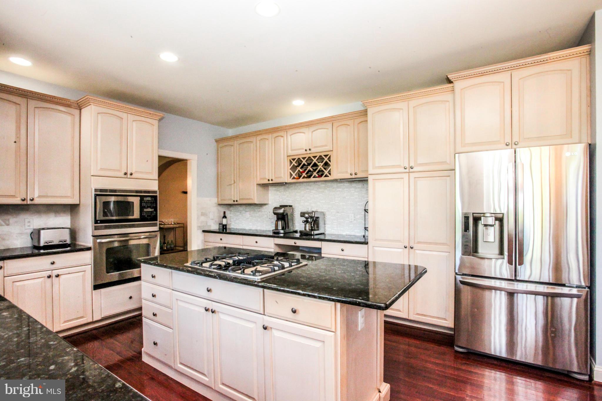 ASHBURN VILLAGE - Residential