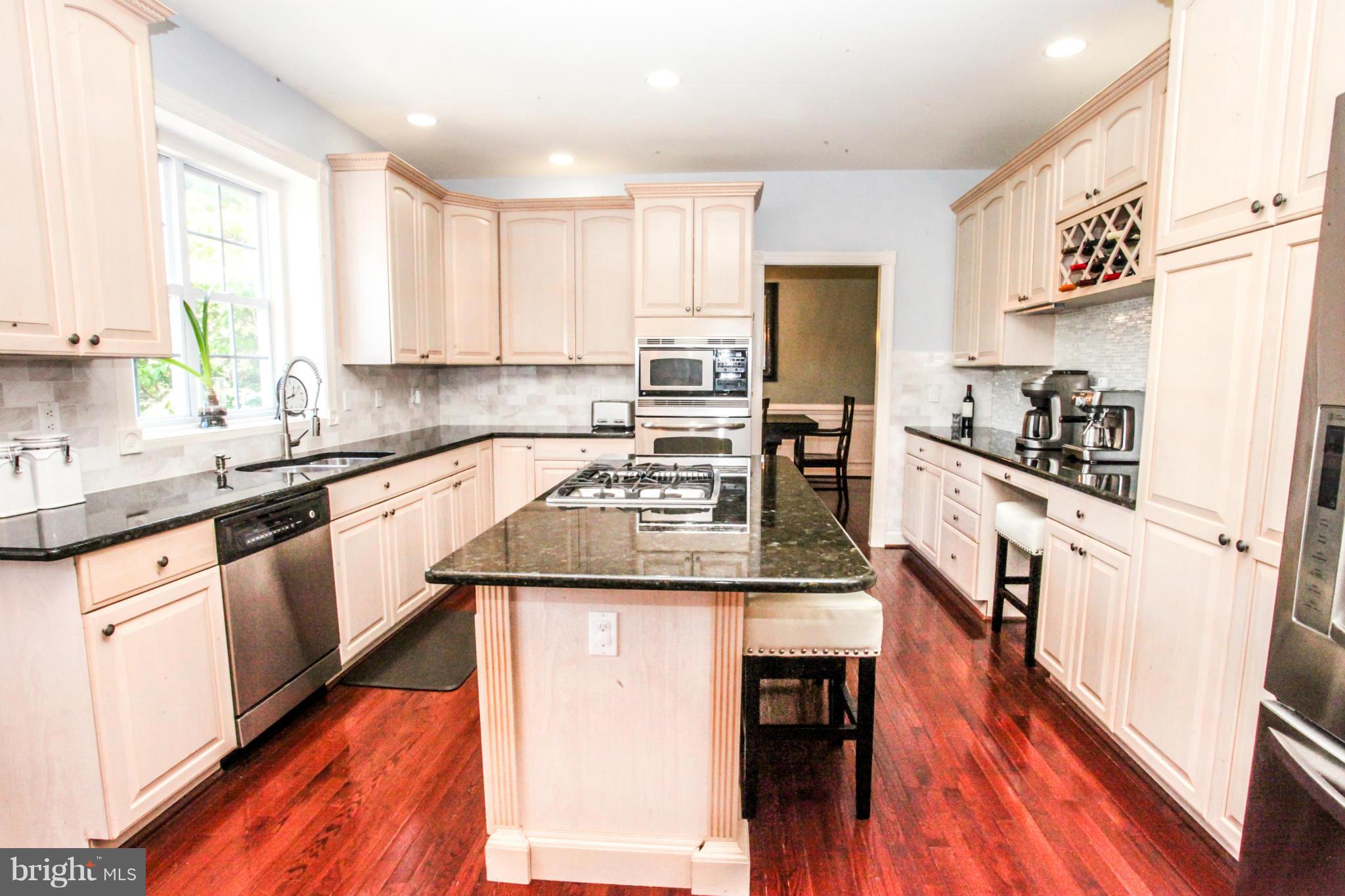 ASHBURN VILLAGE - Residential