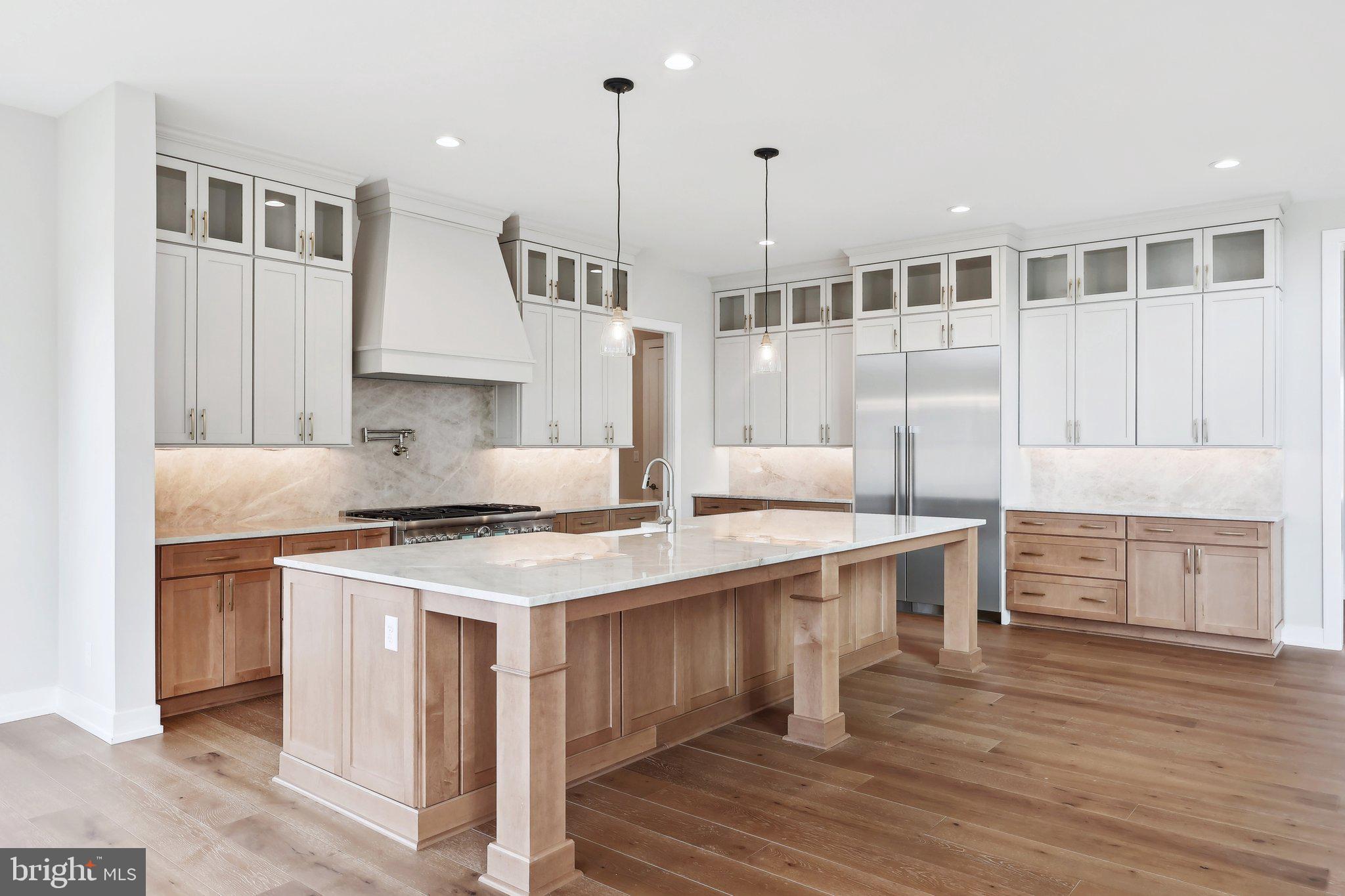 GARNET POINTE - Residential