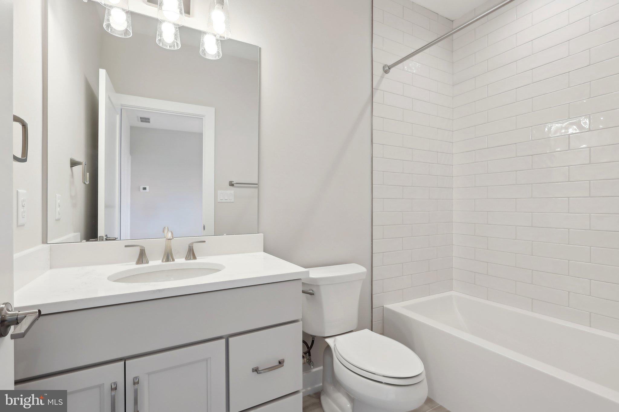 GARNET POINTE - Residential