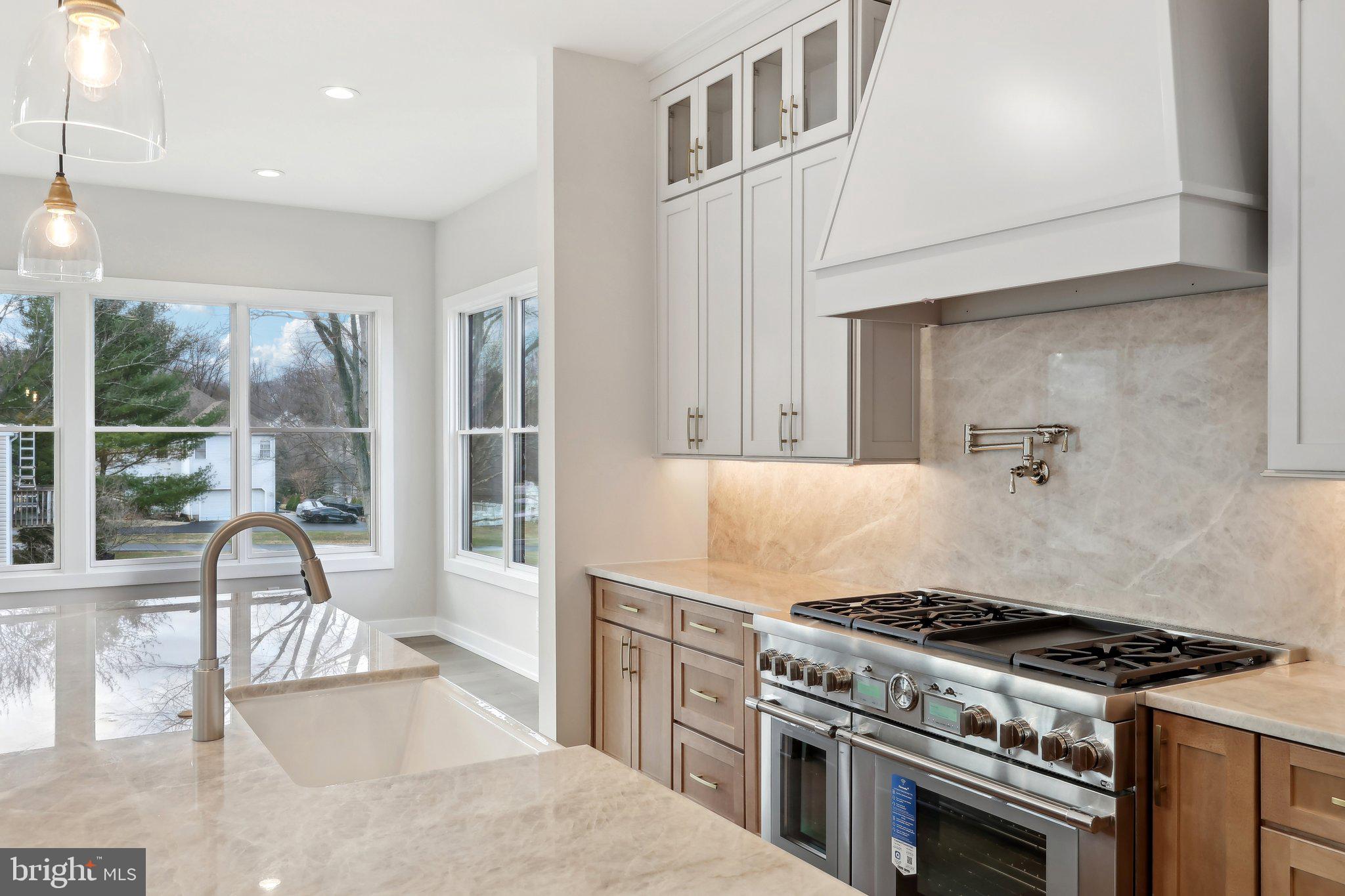 GARNET POINTE - Residential