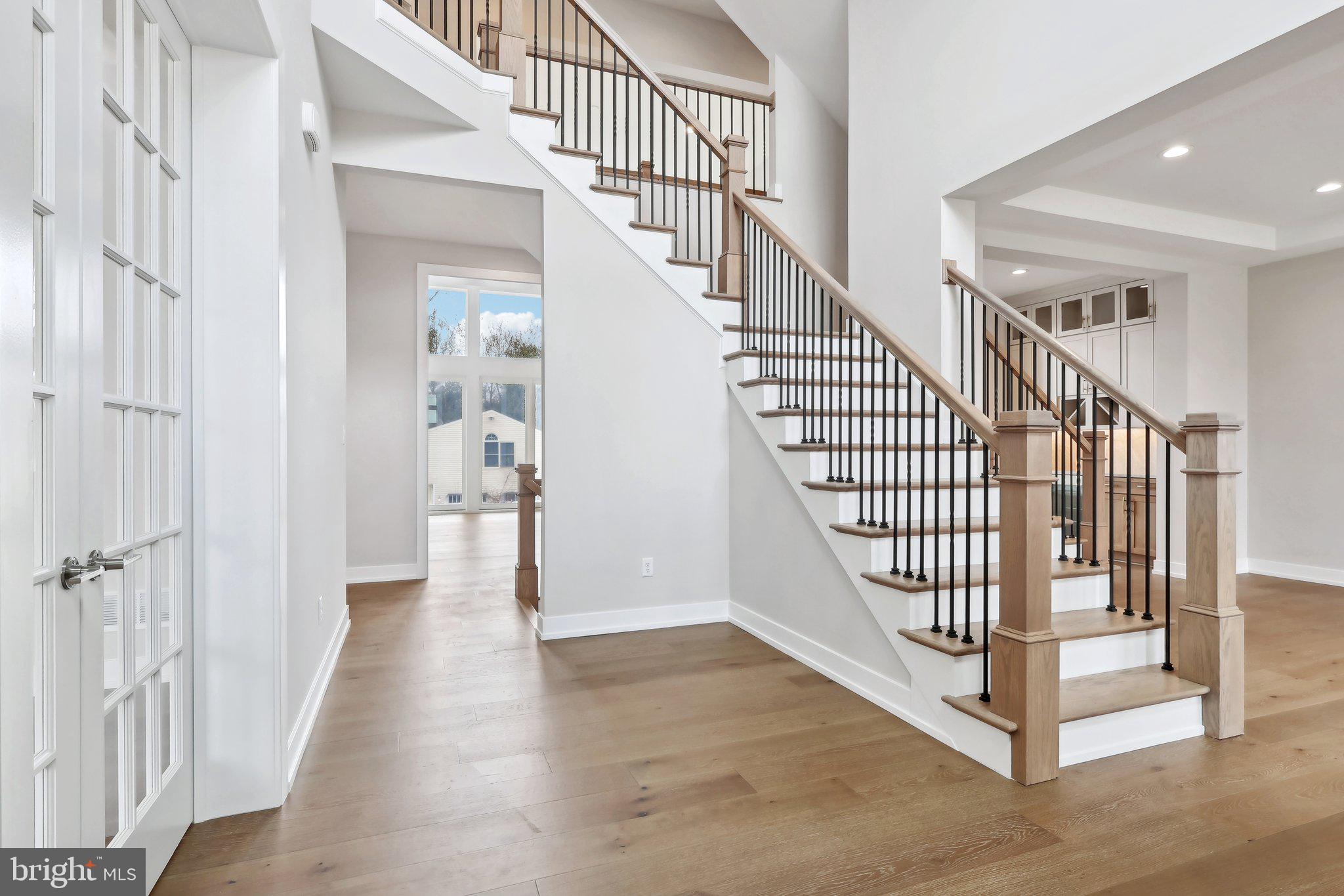 GARNET POINTE - Residential