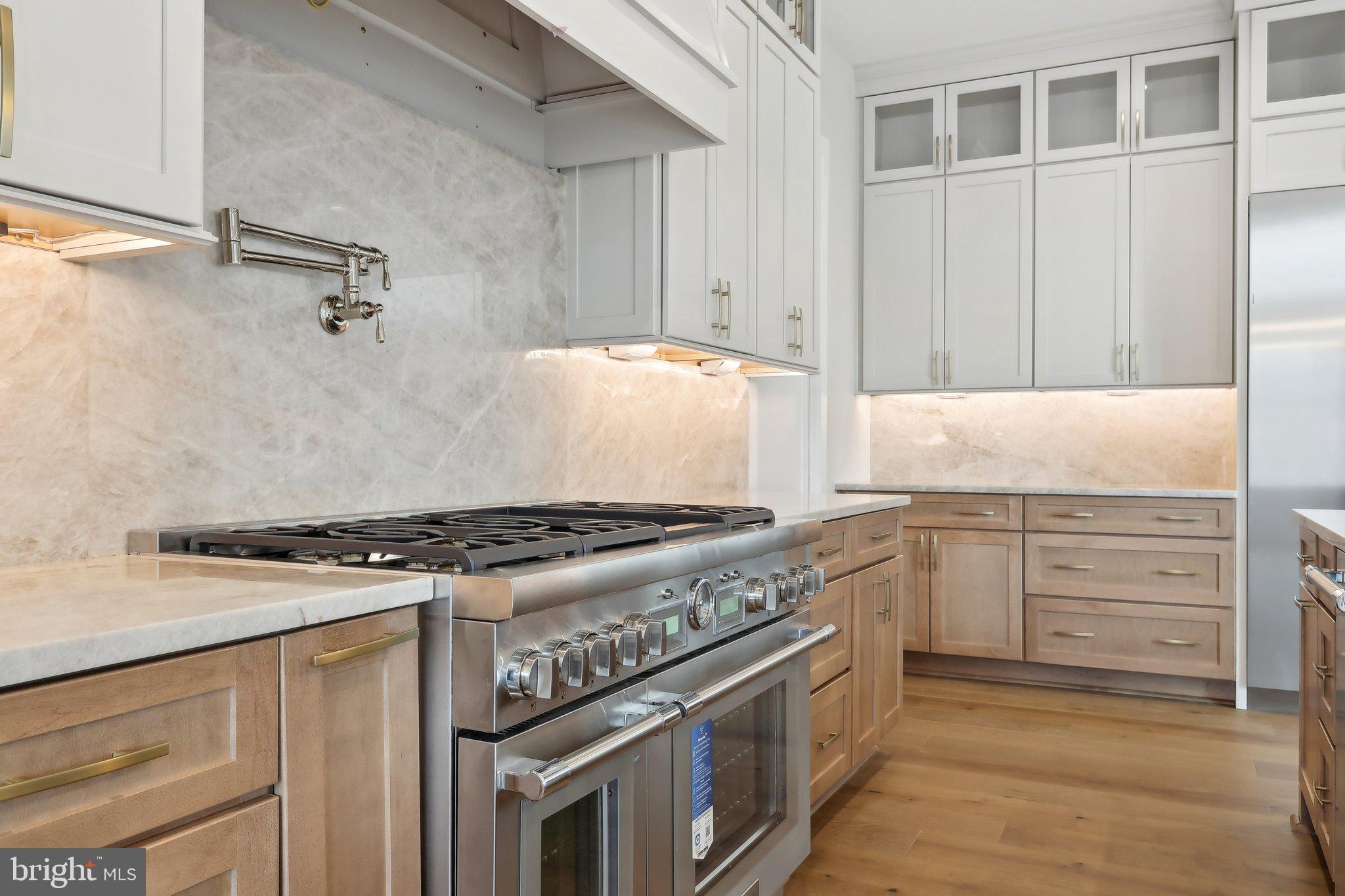 GARNET POINTE - Residential