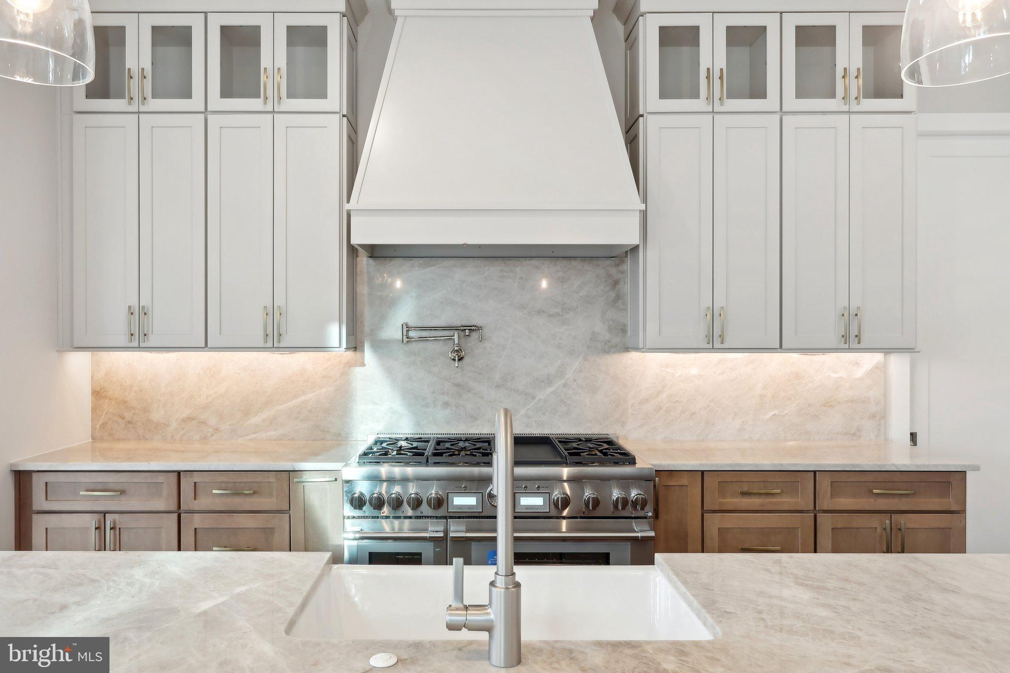 GARNET POINTE - Residential