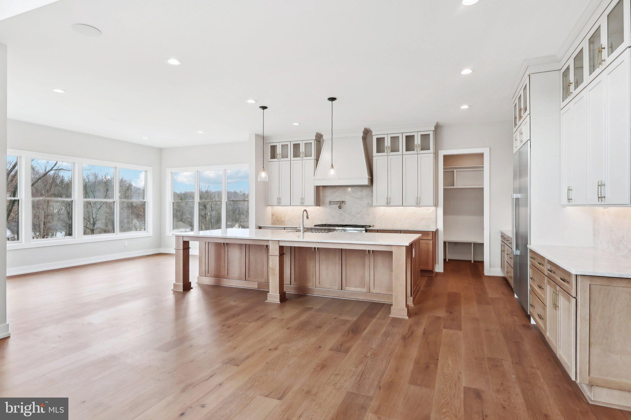 GARNET POINTE - Residential