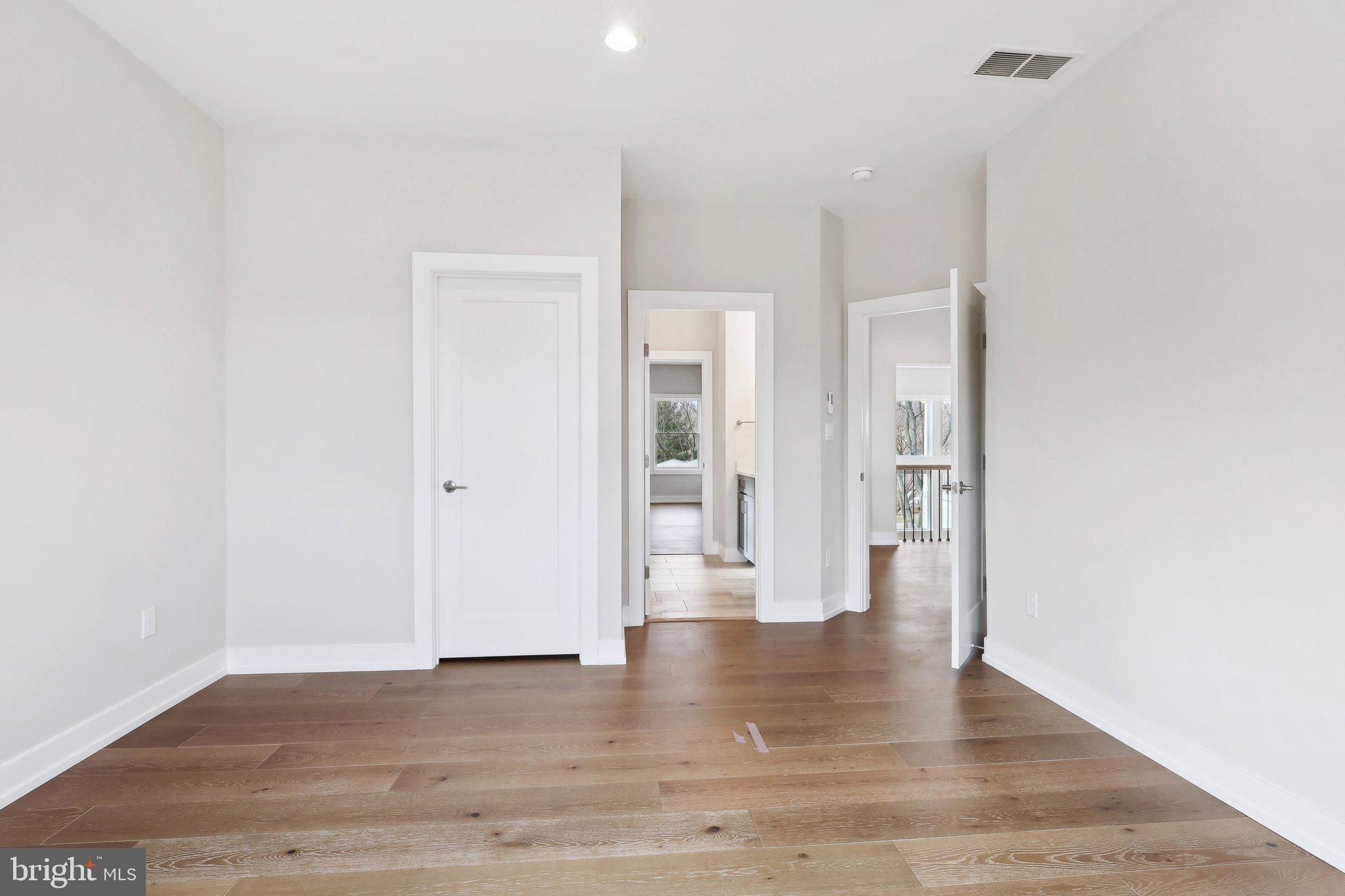 GARNET POINTE - Residential