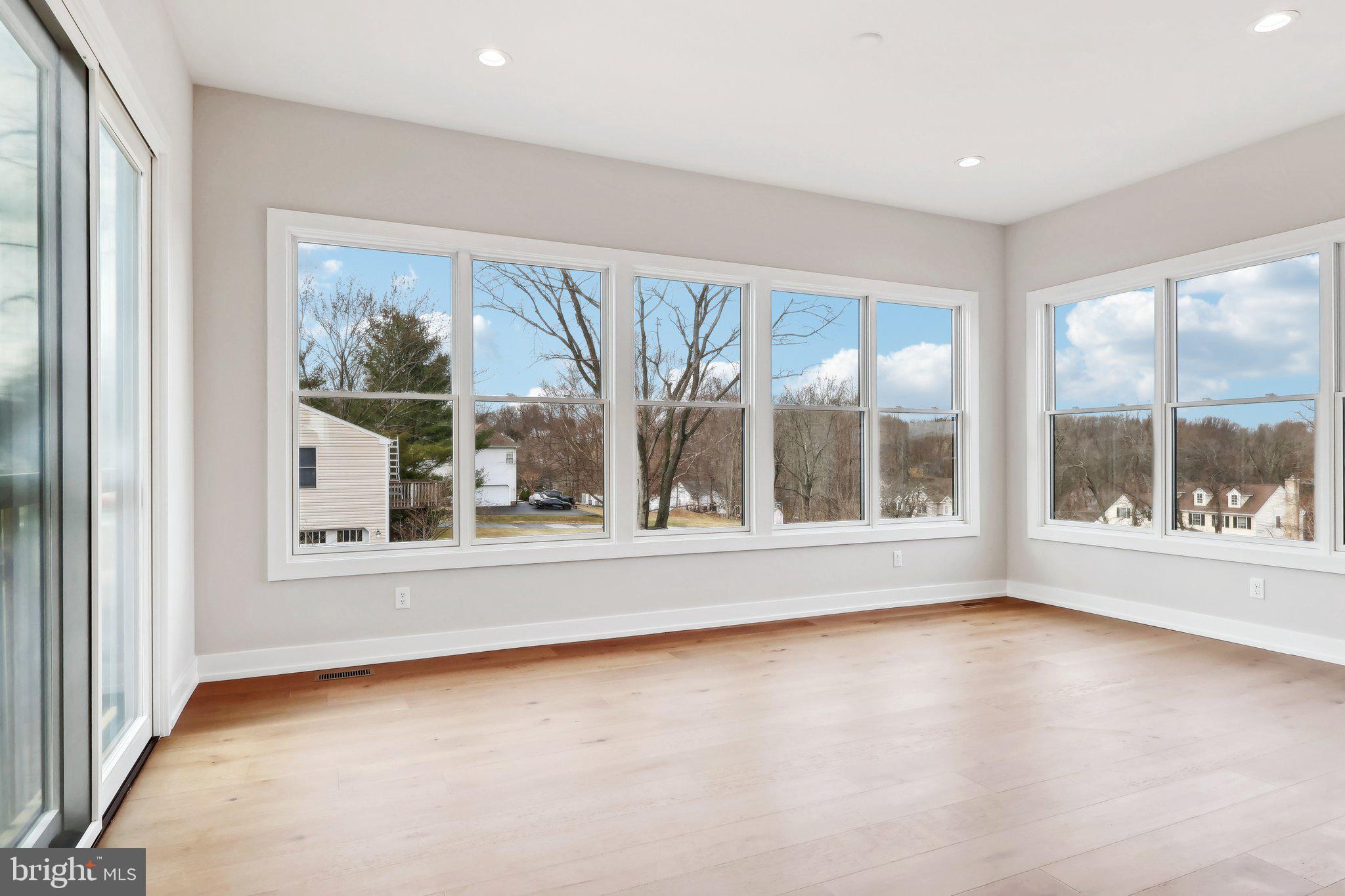 GARNET POINTE - Residential