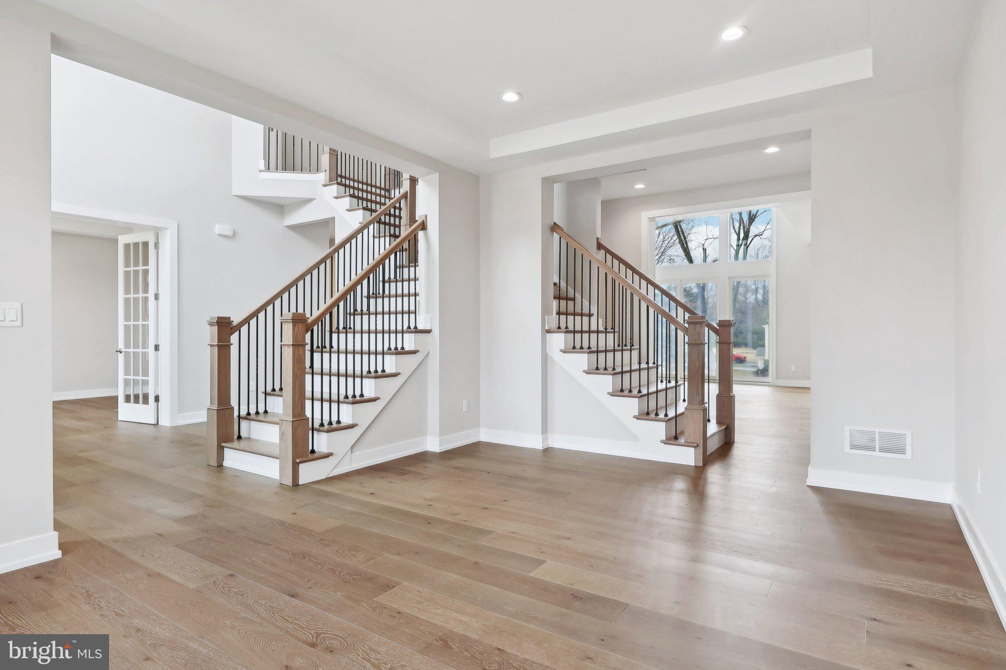 GARNET POINTE - Residential