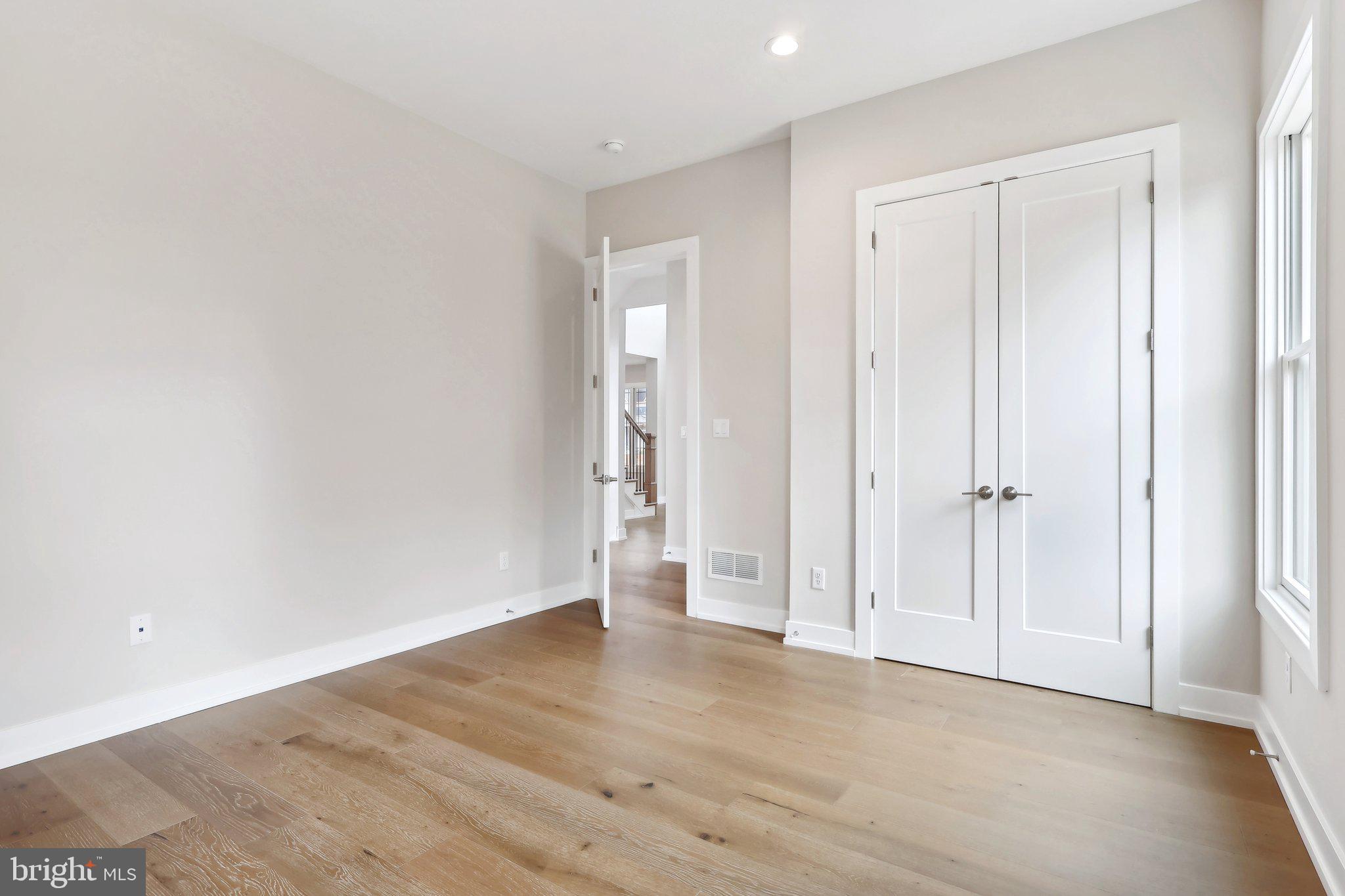 GARNET POINTE - Residential