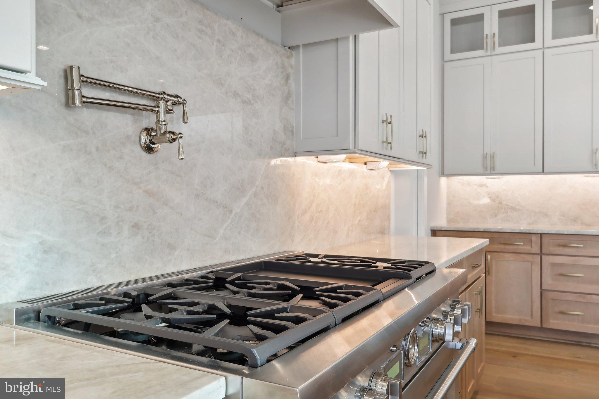 GARNET POINTE - Residential