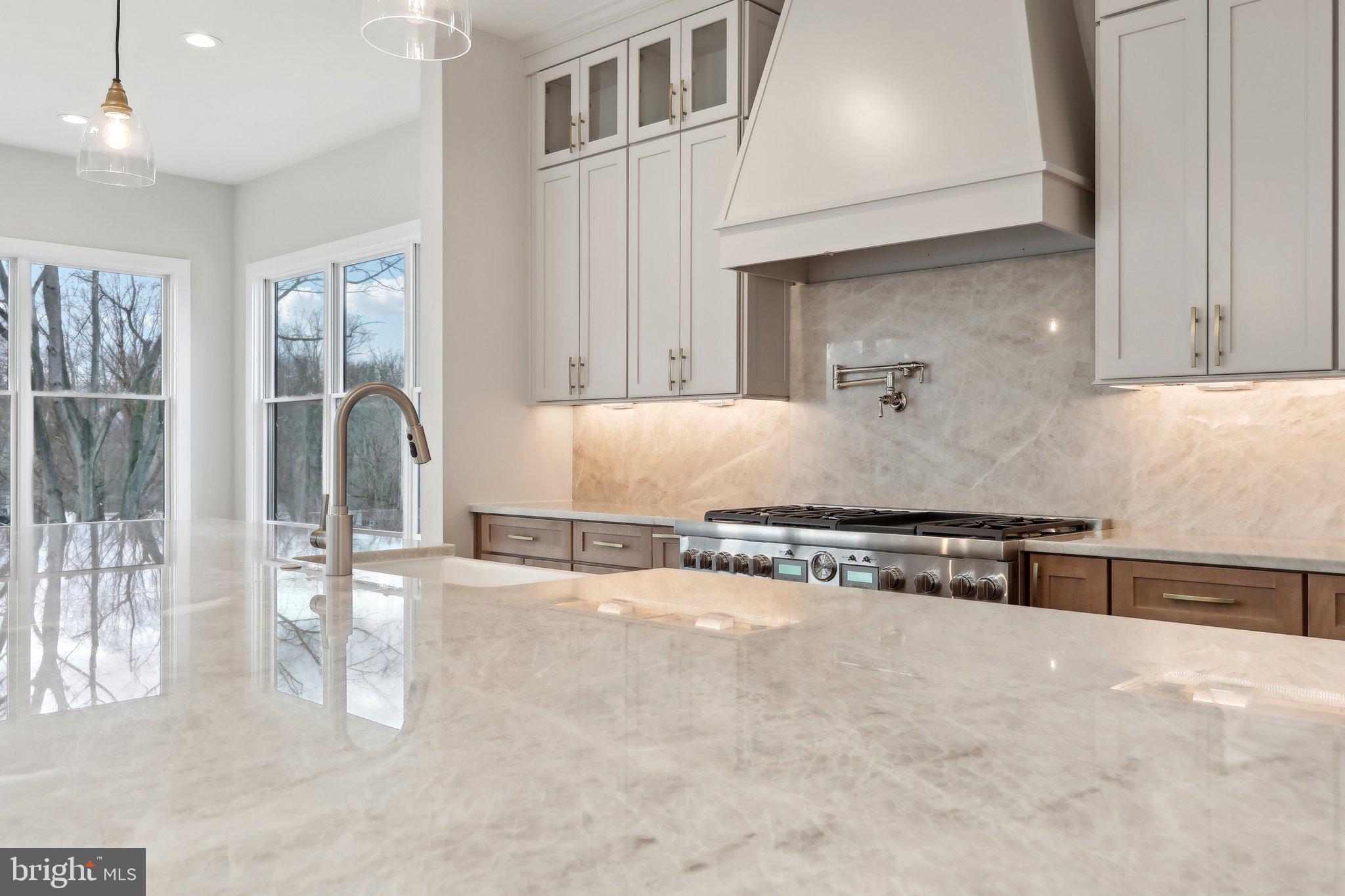 GARNET POINTE - Residential