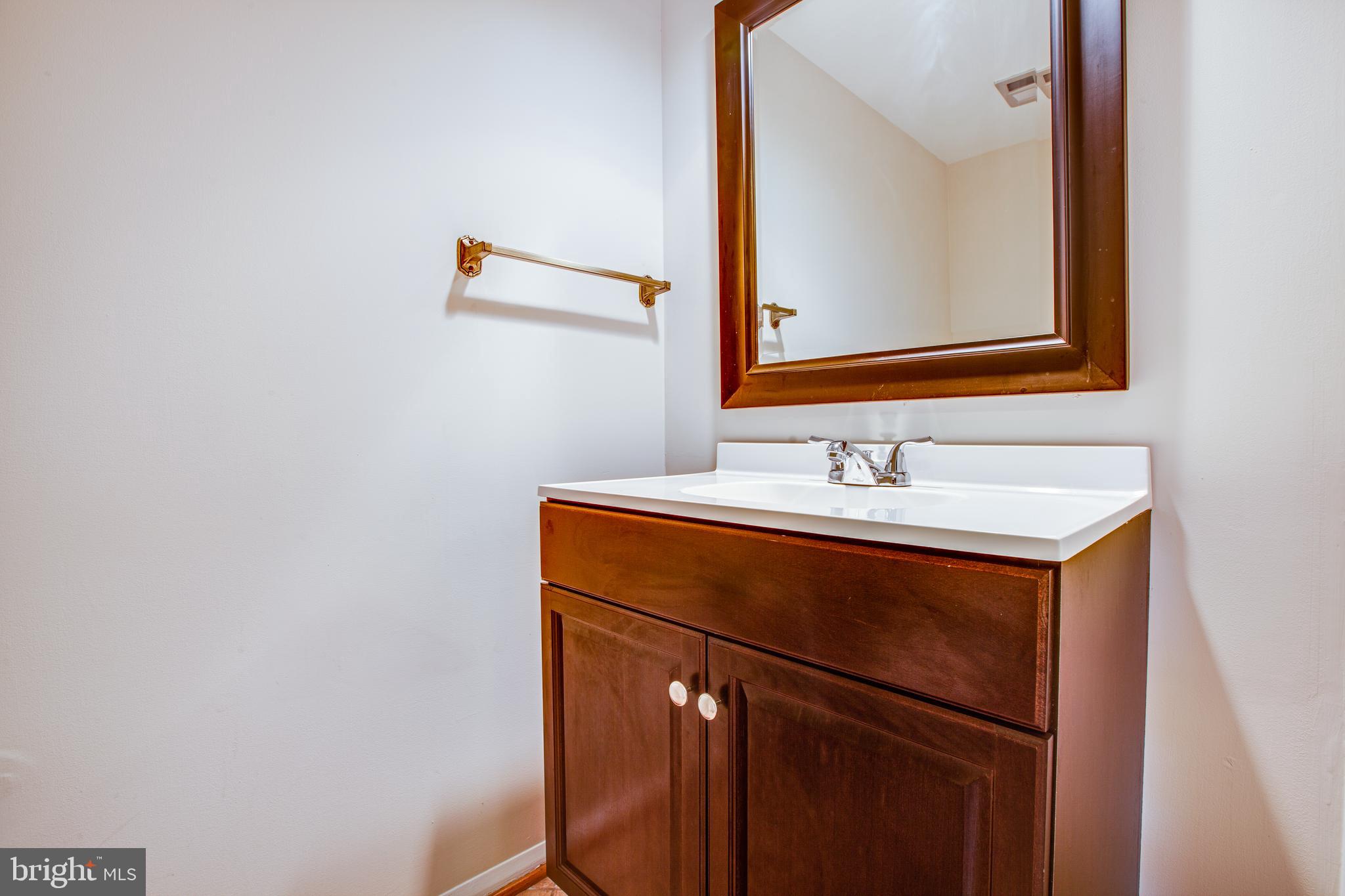 LINDEN SQUARE - Residential